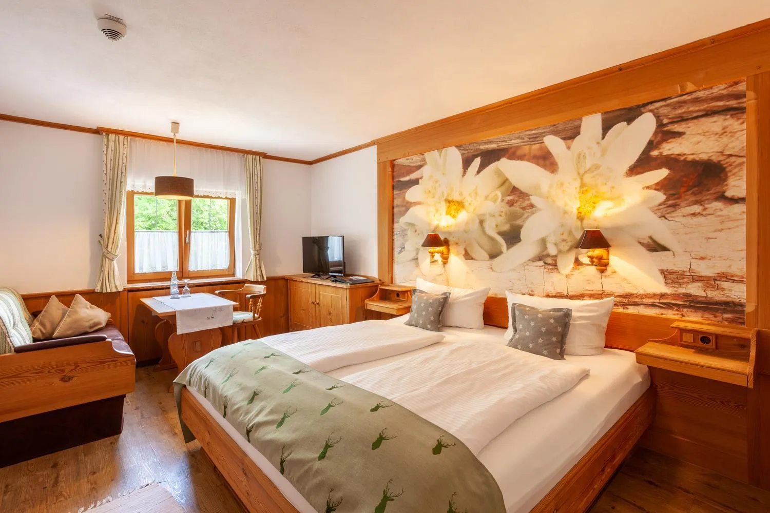 Bed in lustiger Hirsch