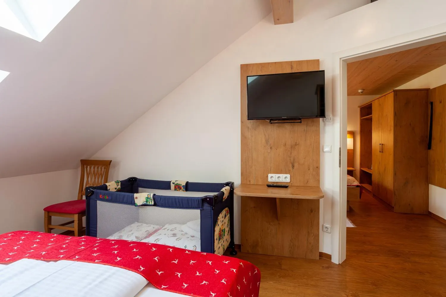 Bed in lustiger Hirsch