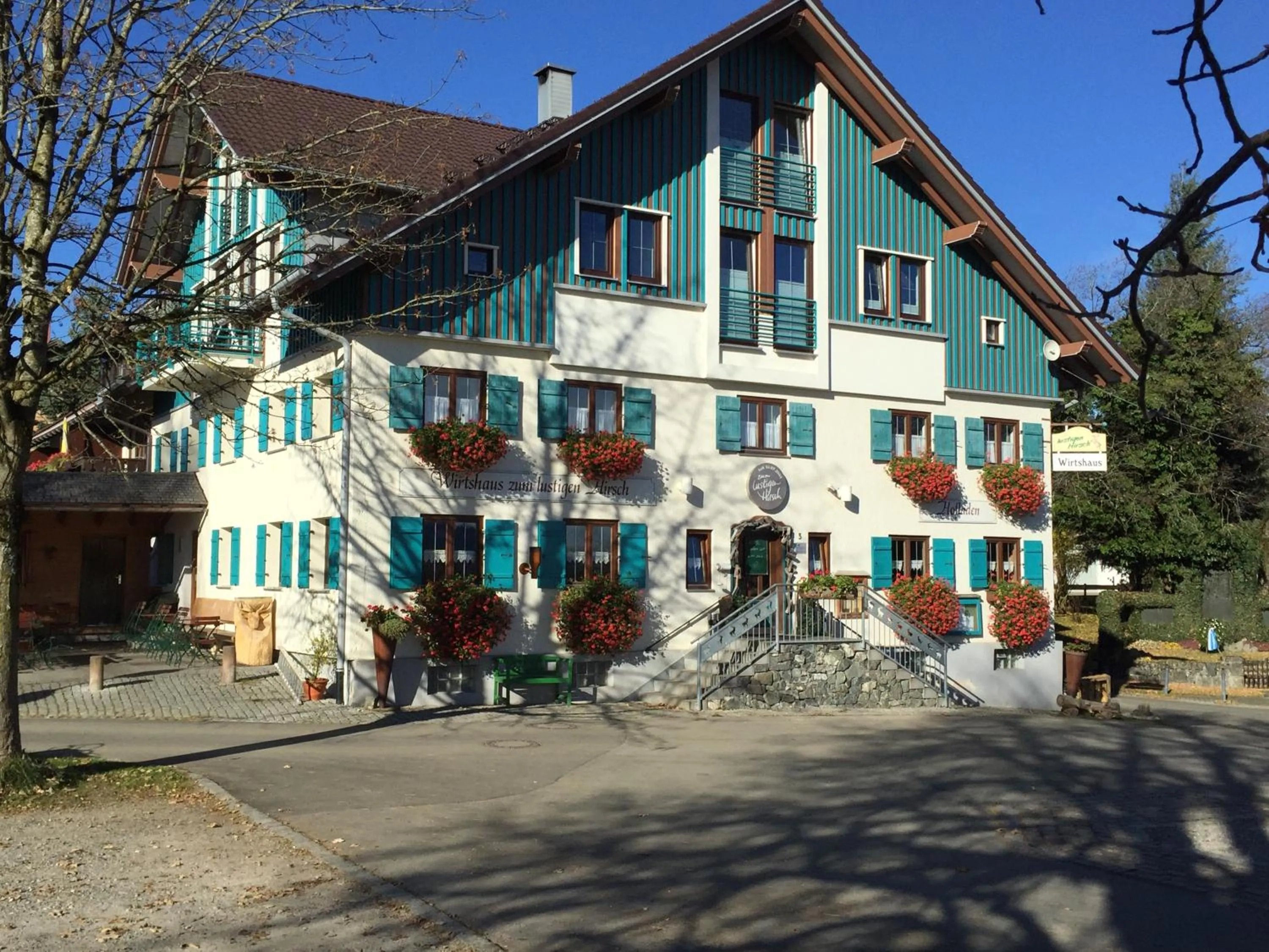 Property building in lustiger Hirsch