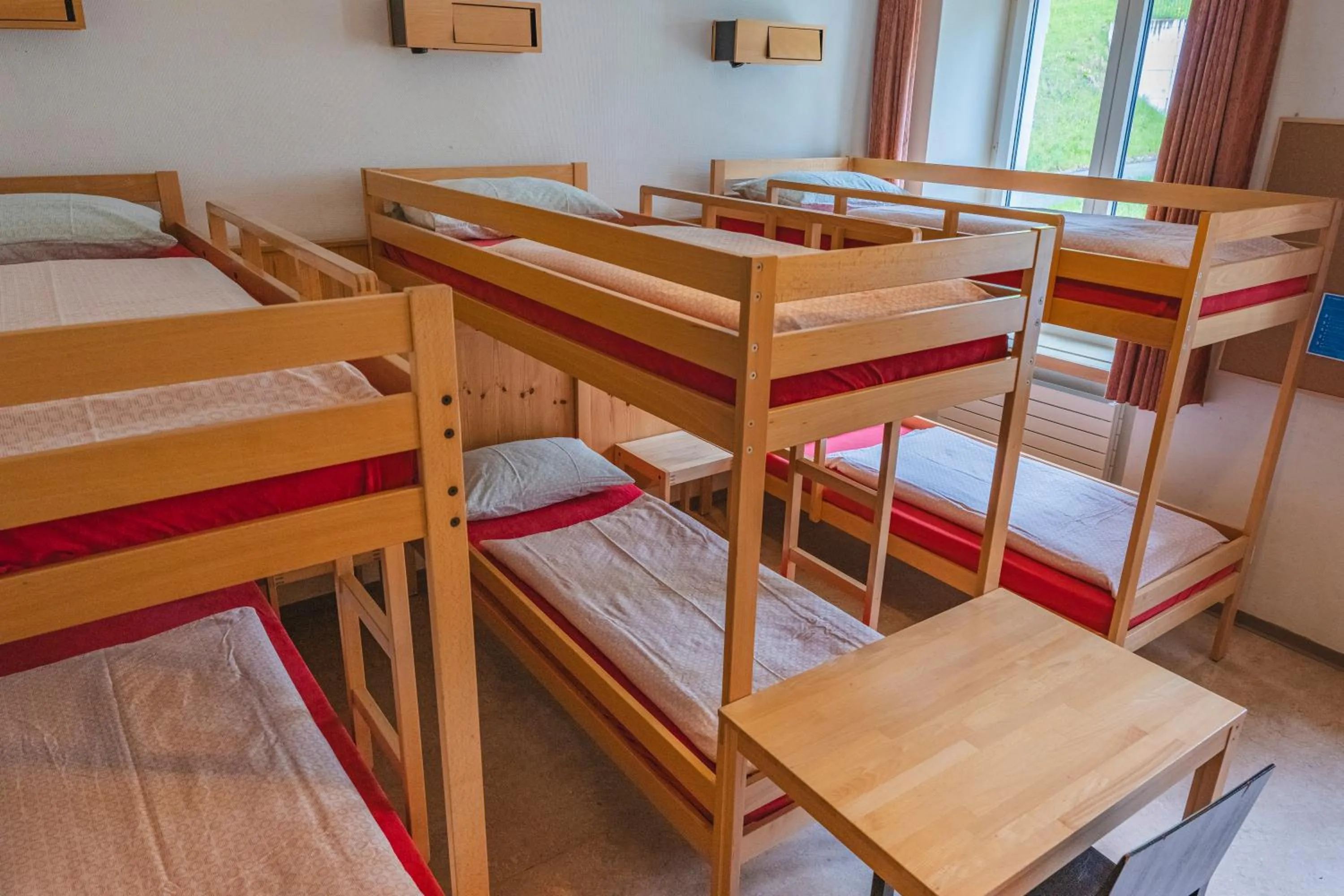 Photo of the whole room, Bed in Davos Youth Hostel