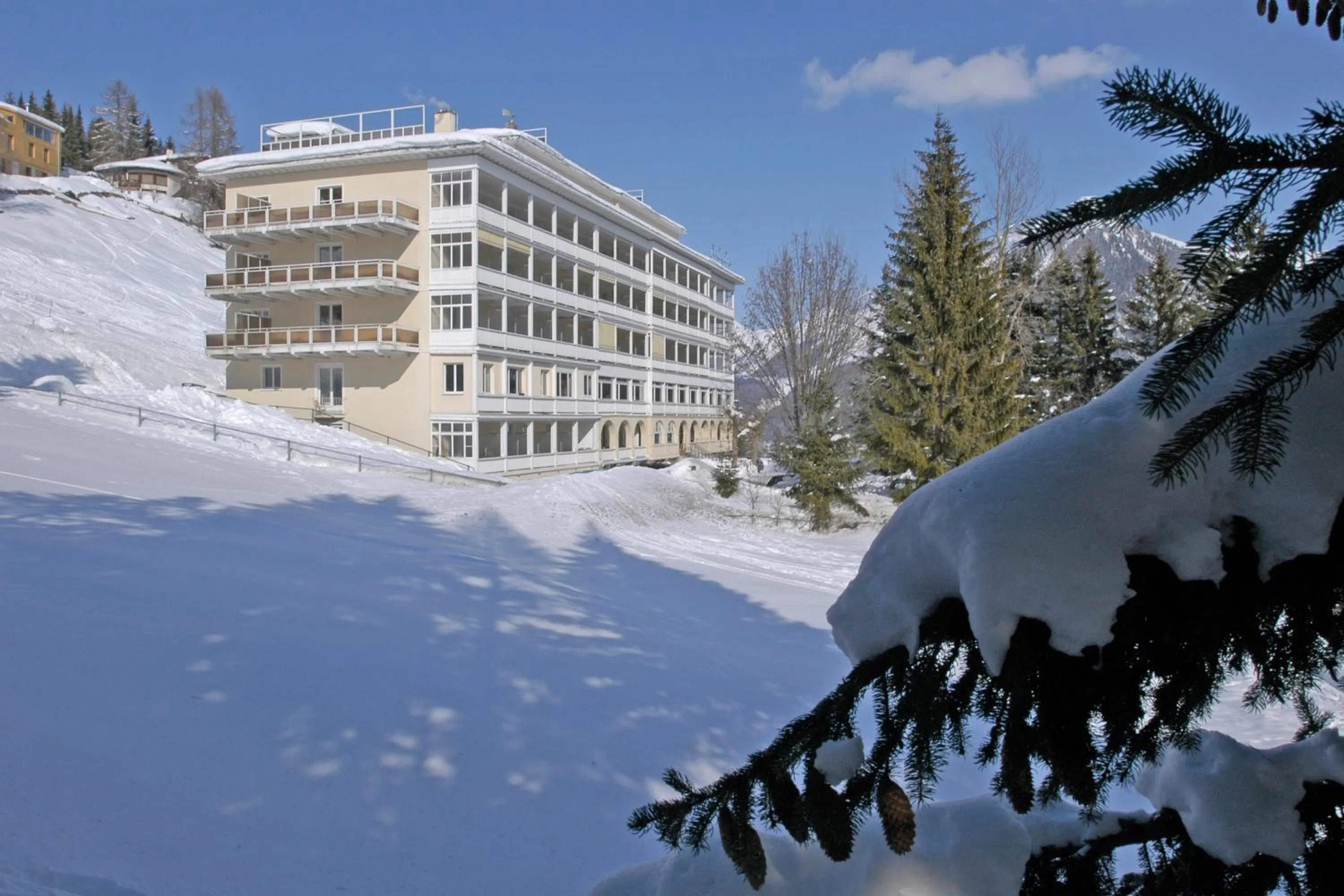 Facade/entrance in Davos Youth Hostel
