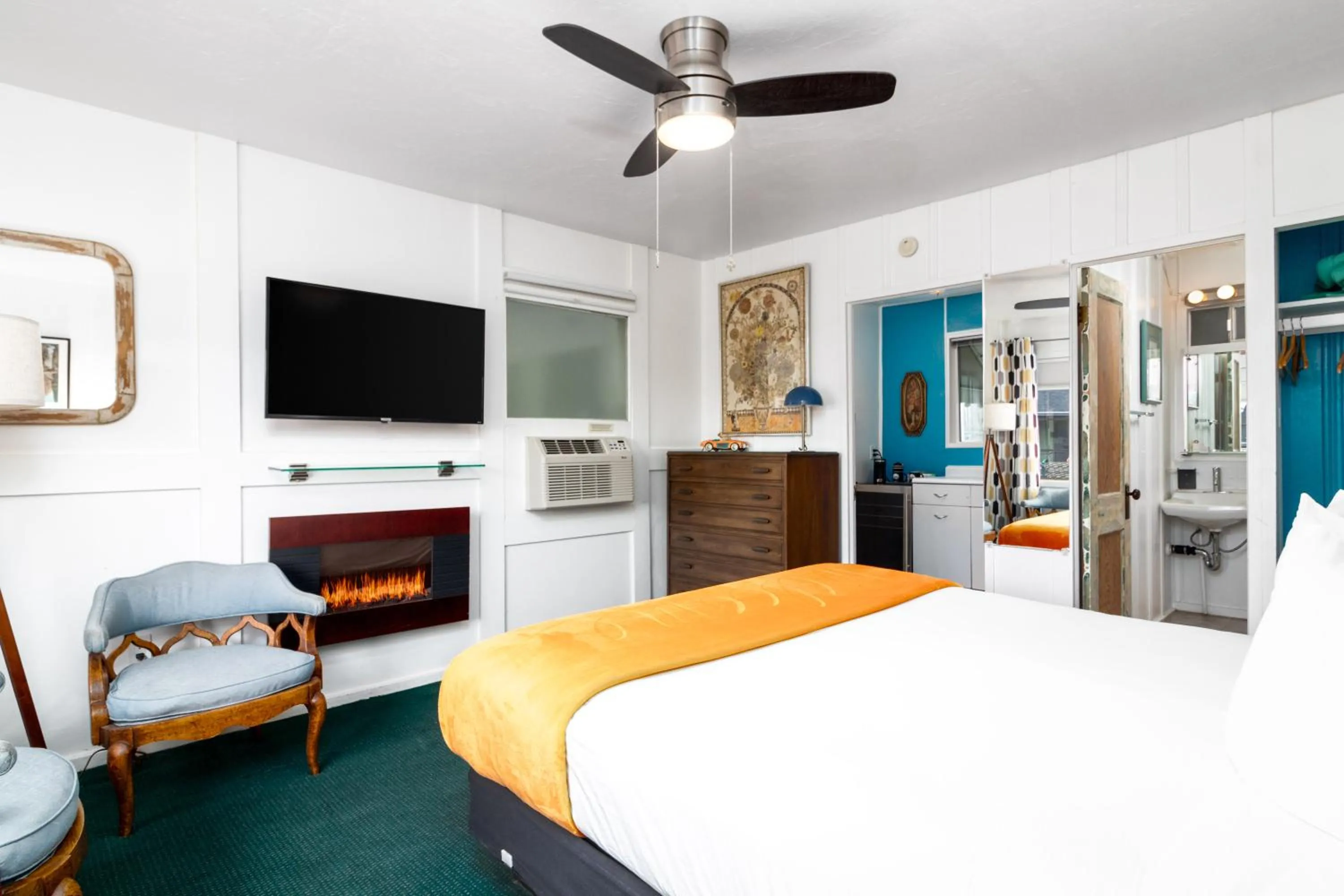 Bed in The Motor Lodge