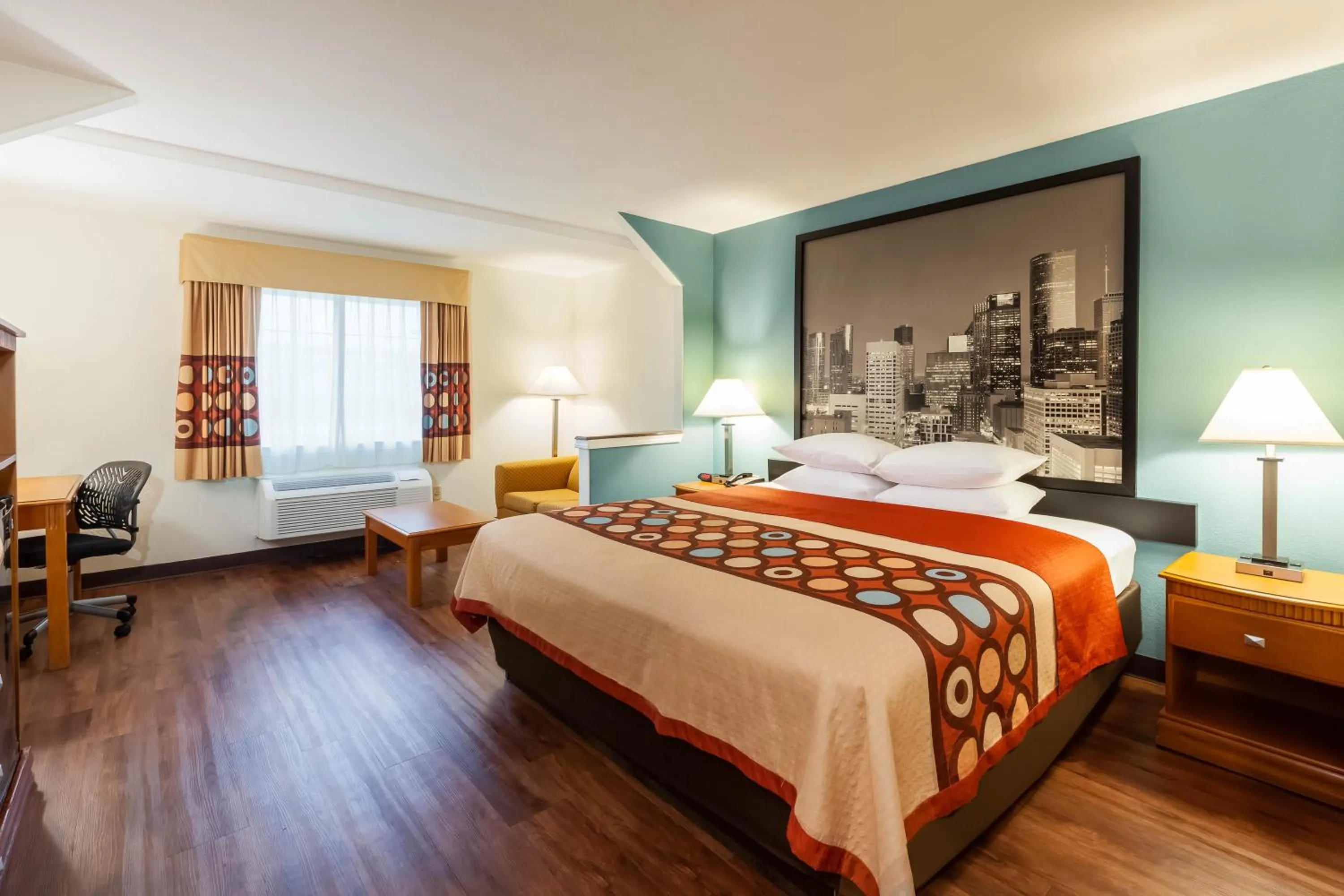 Photo of the whole room, Bed in Super 8 by Wyndham Beaumont I-10 College St