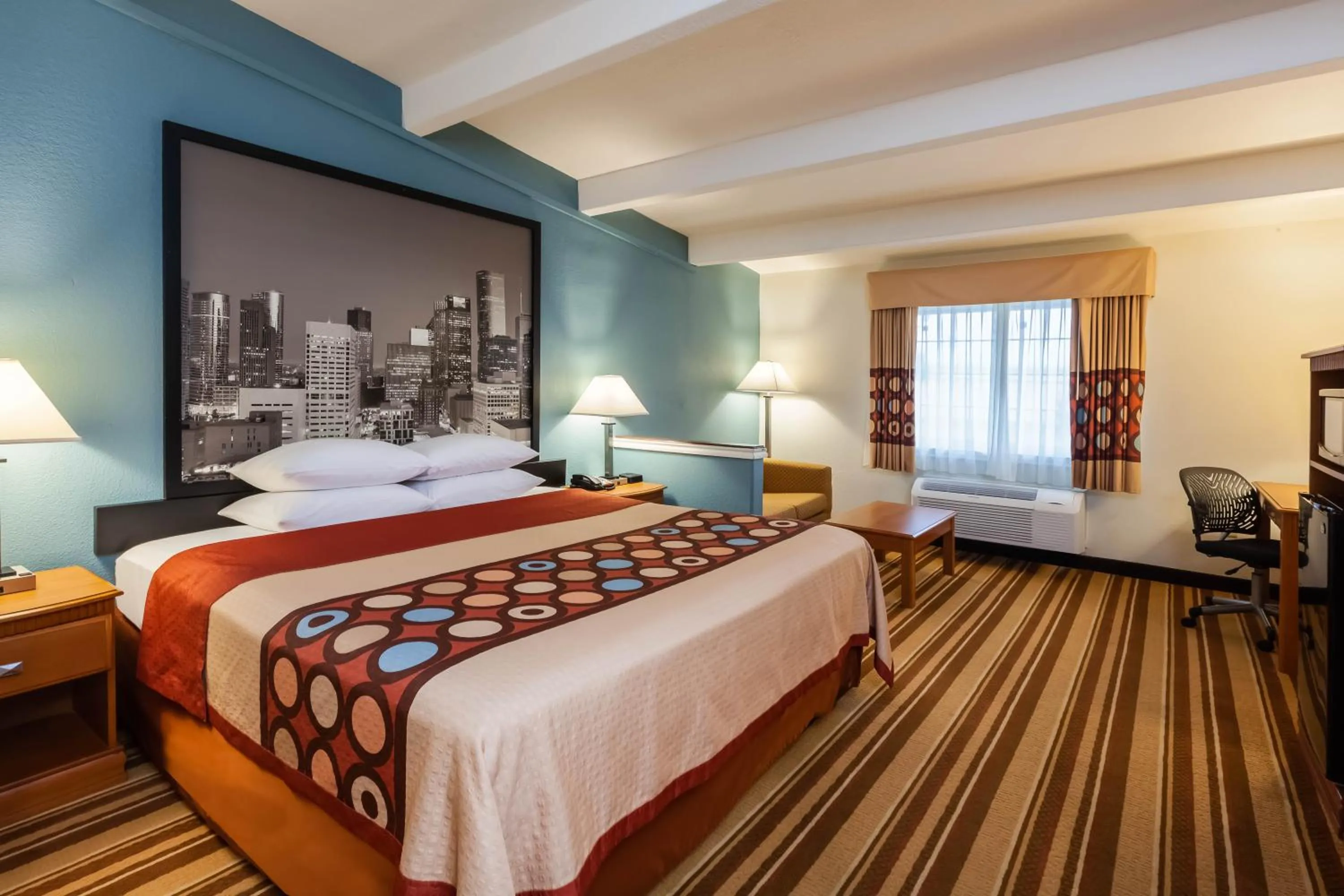 Bed in Super 8 by Wyndham Beaumont I-10 College St