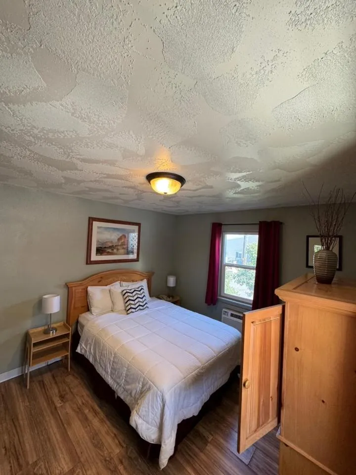 Bed in Rugged Country Lodge