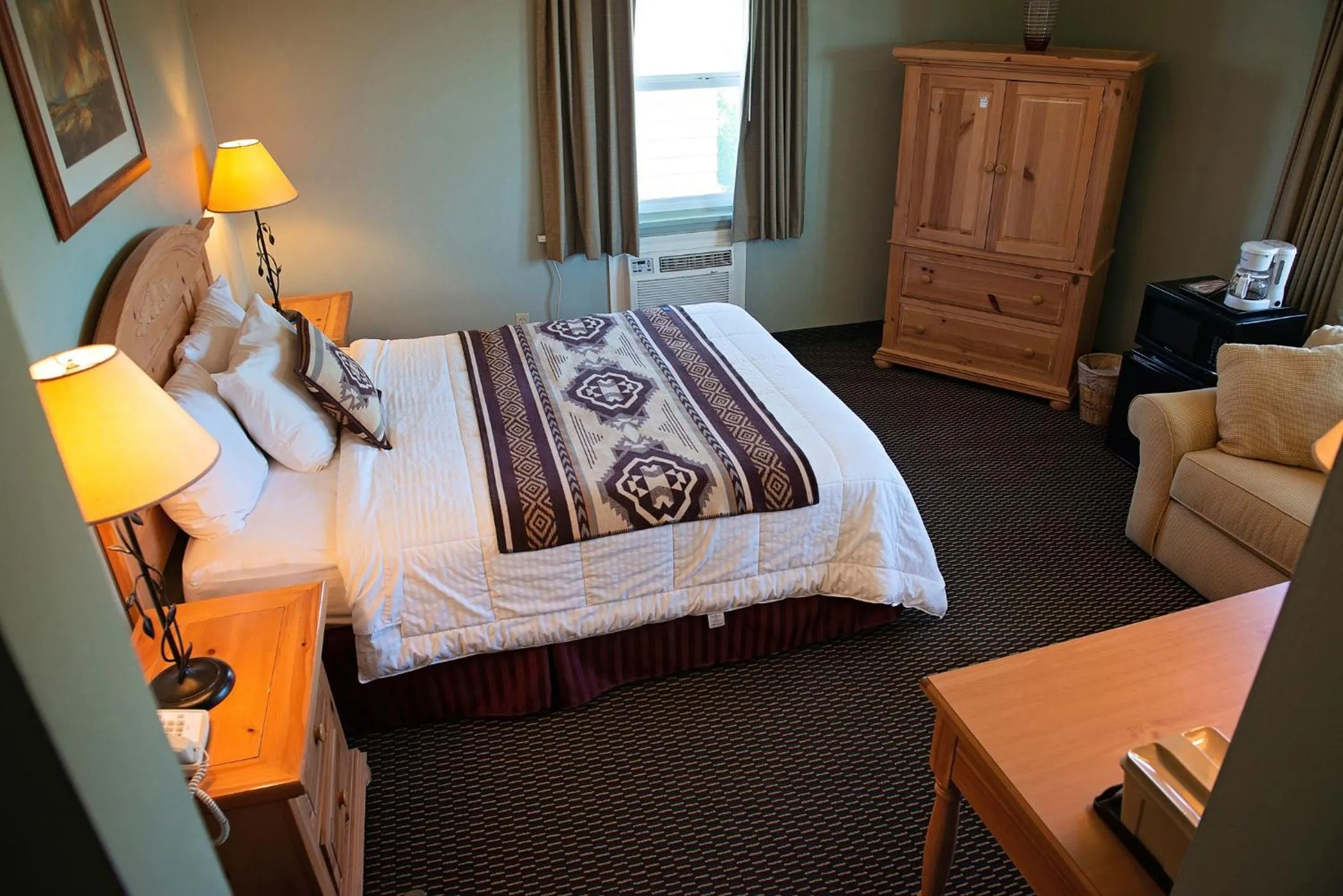 Text overlay, Bed in Rugged Country Lodge
