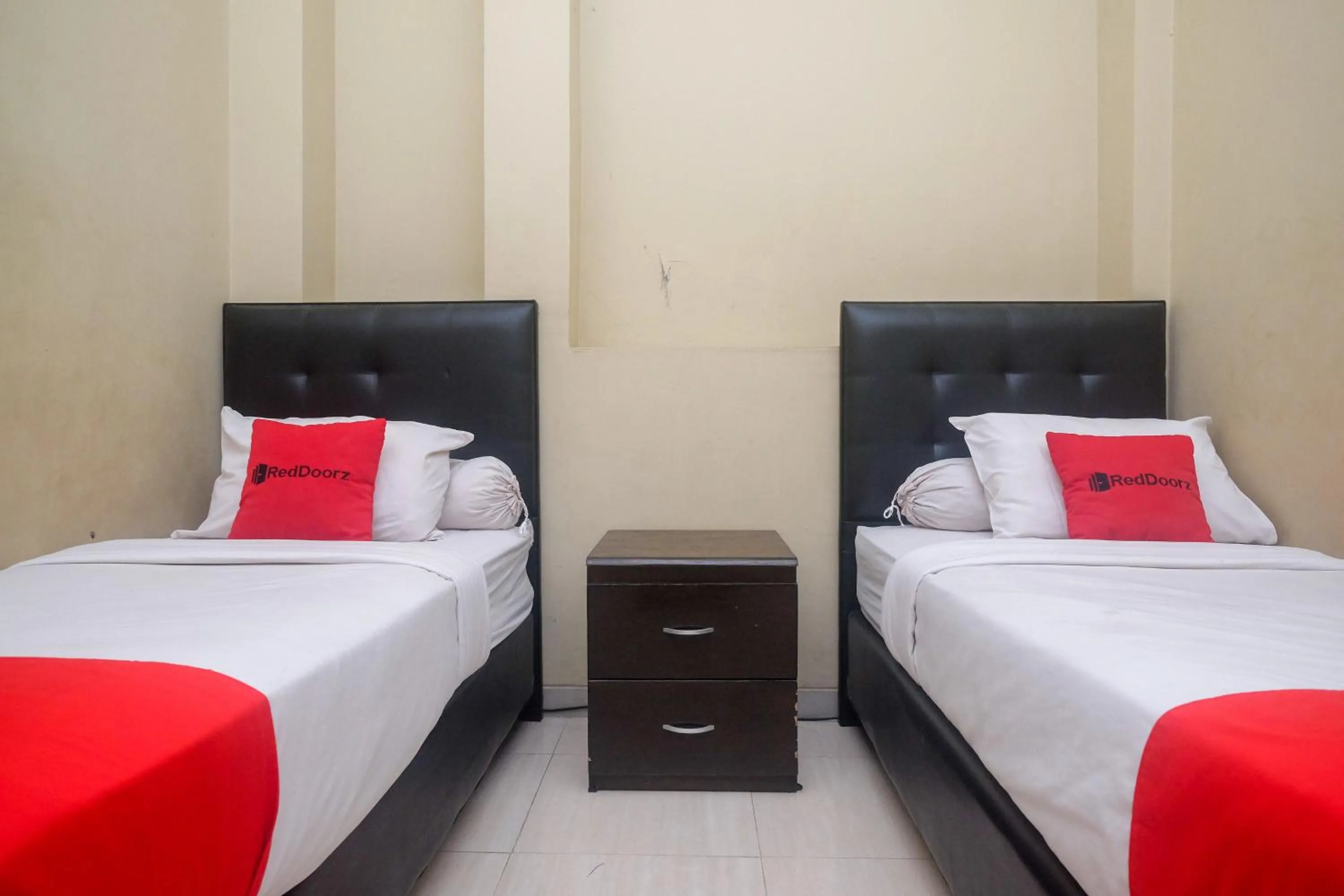 Bedroom, Bed in RedDoorz Plus @ Timoho