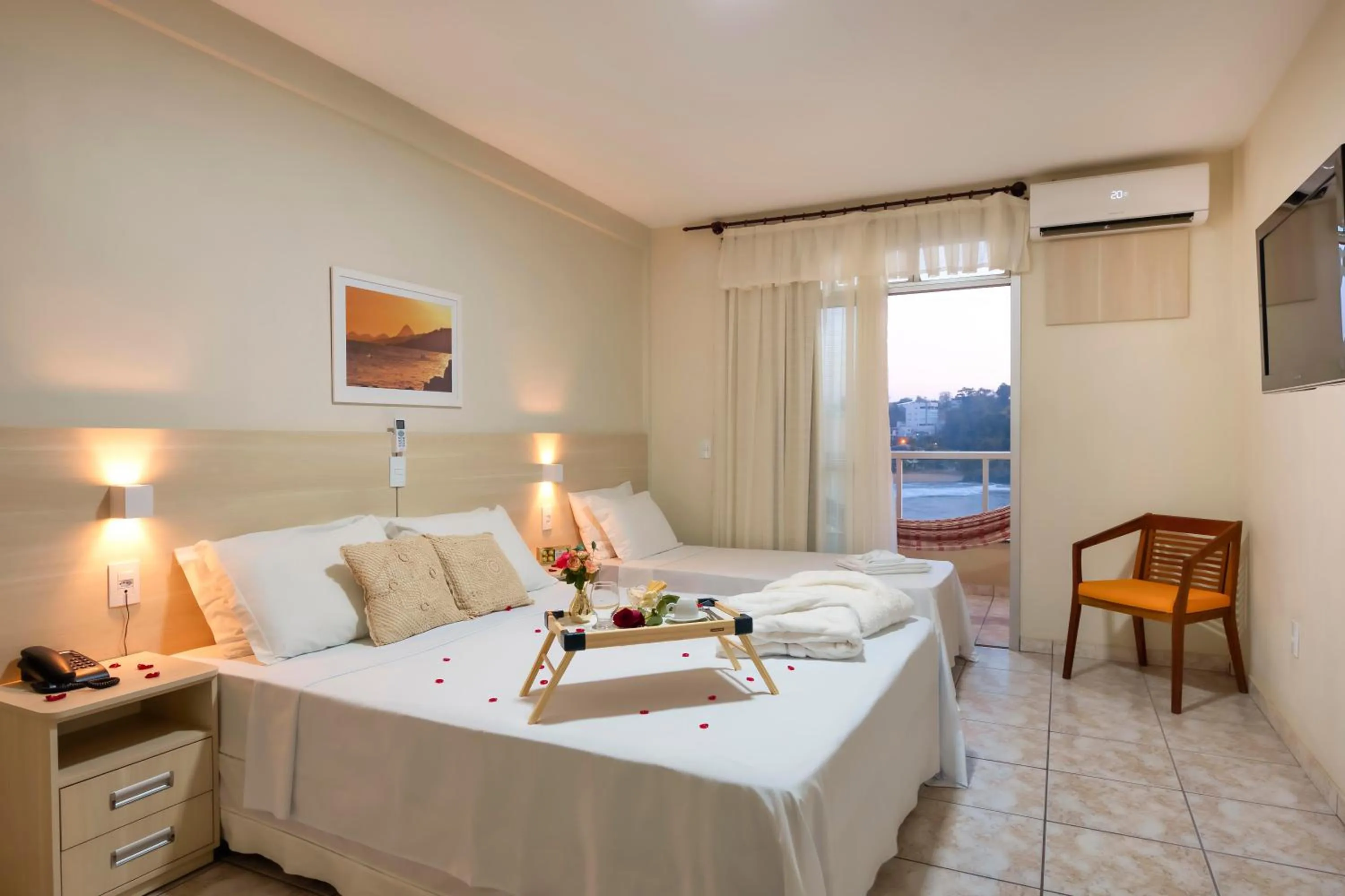 Photo of the whole room, Bed in Hotel Portal da Lua