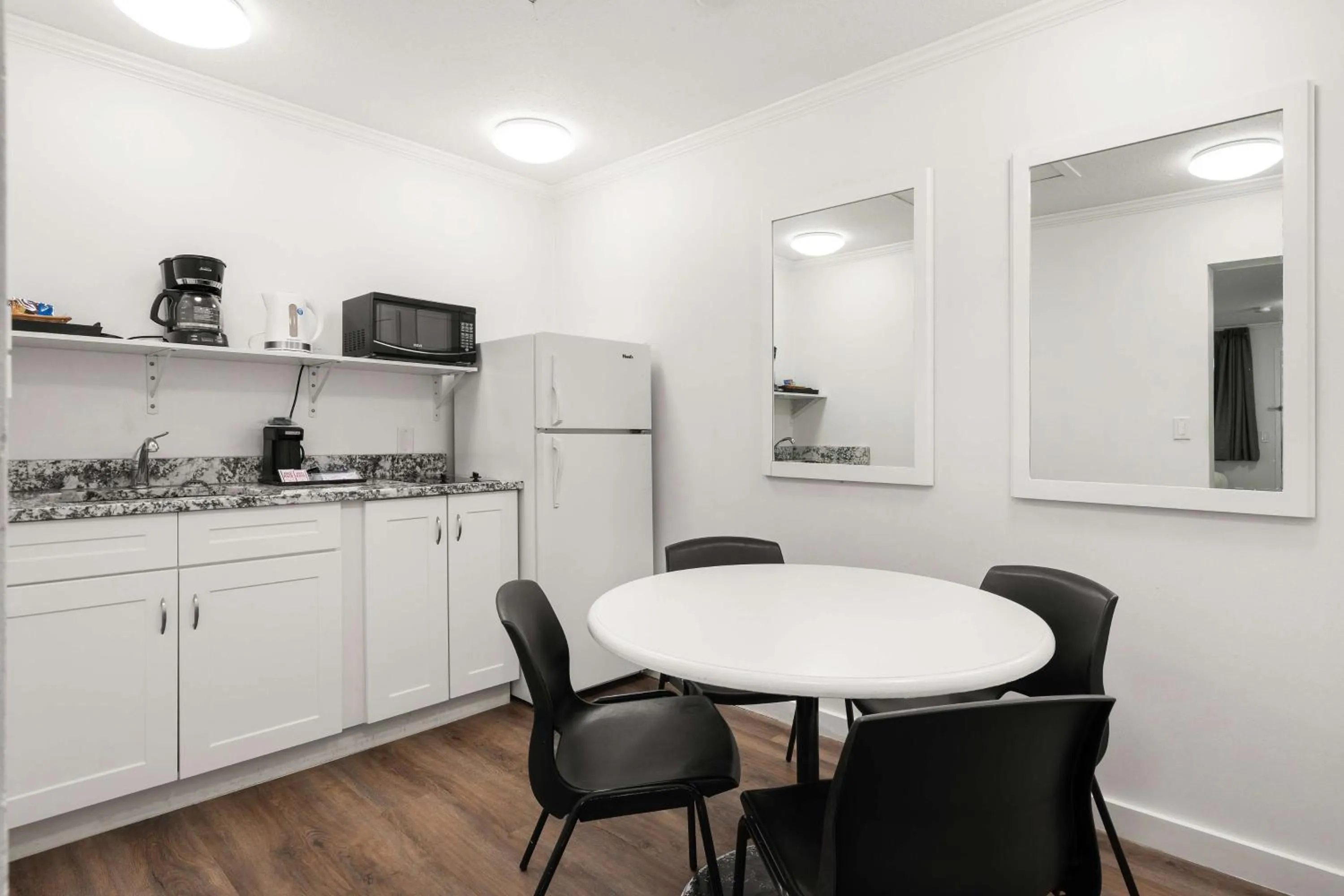 Photo of the whole room in SureStay Hotel by Best Western Rossland Red Mountain