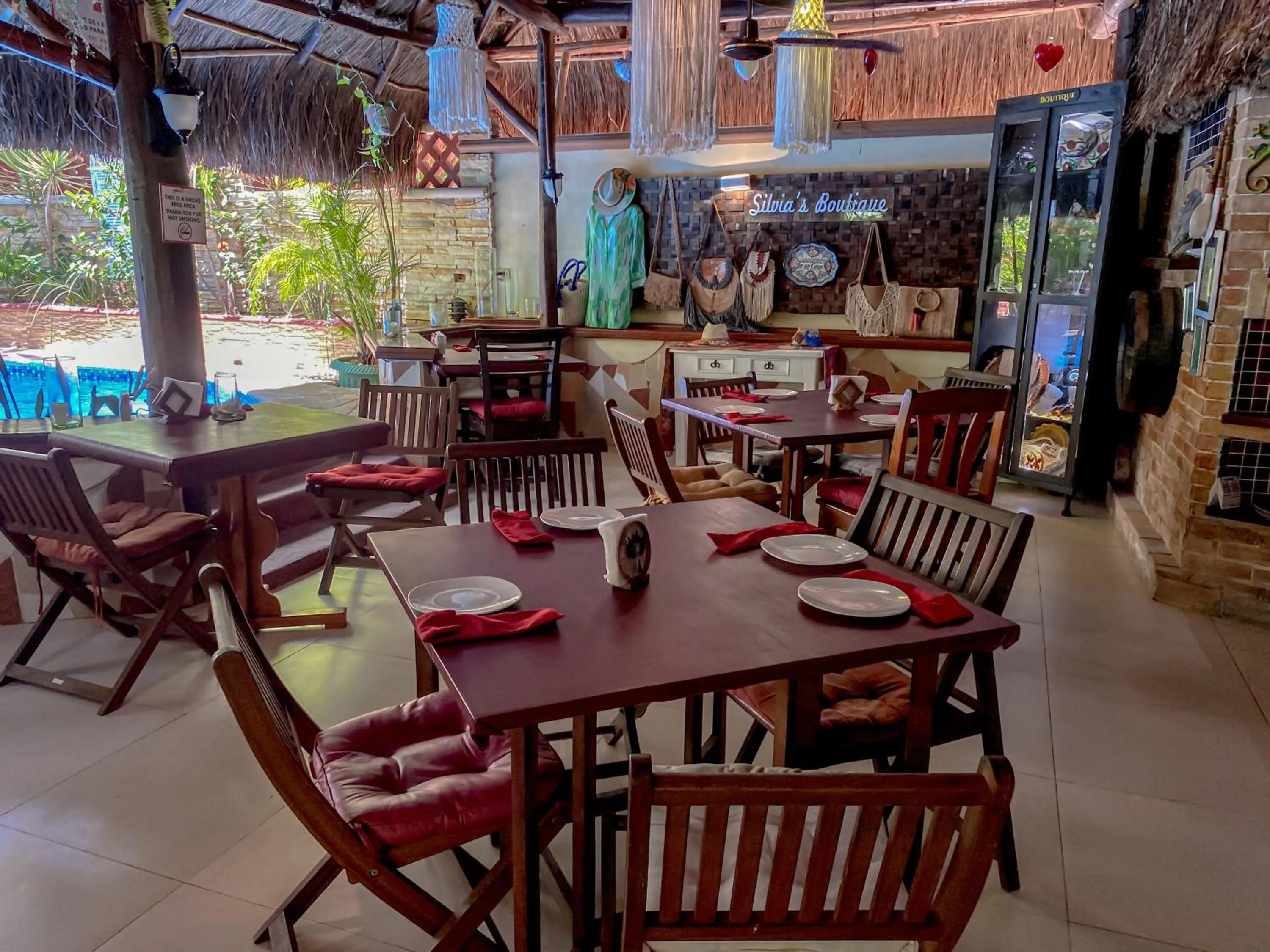 Restaurant/places to eat in Cocos Cabañas Playa del Carmen Adults Only
