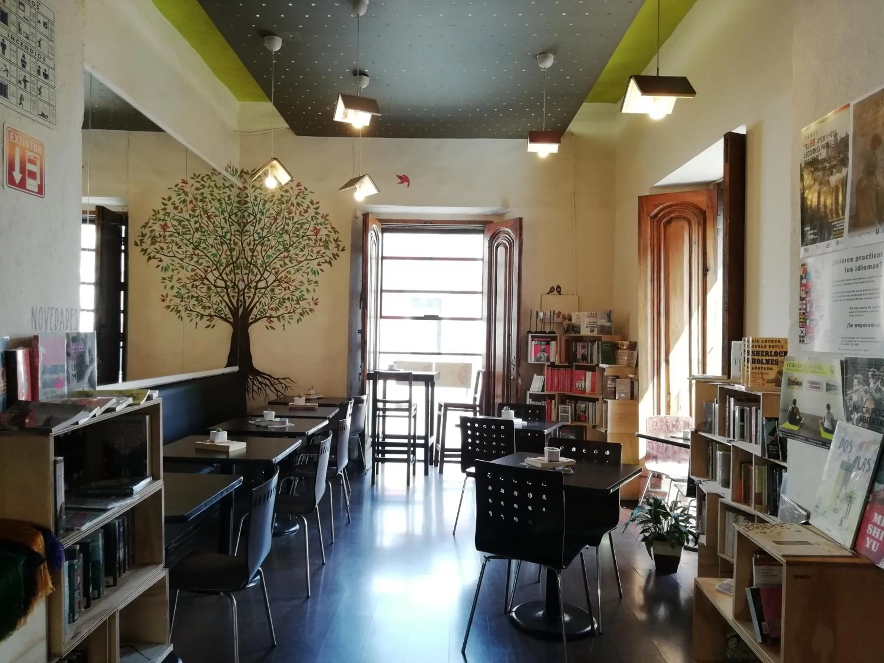 Restaurant/places to eat in Pórtico Hotel & Galería