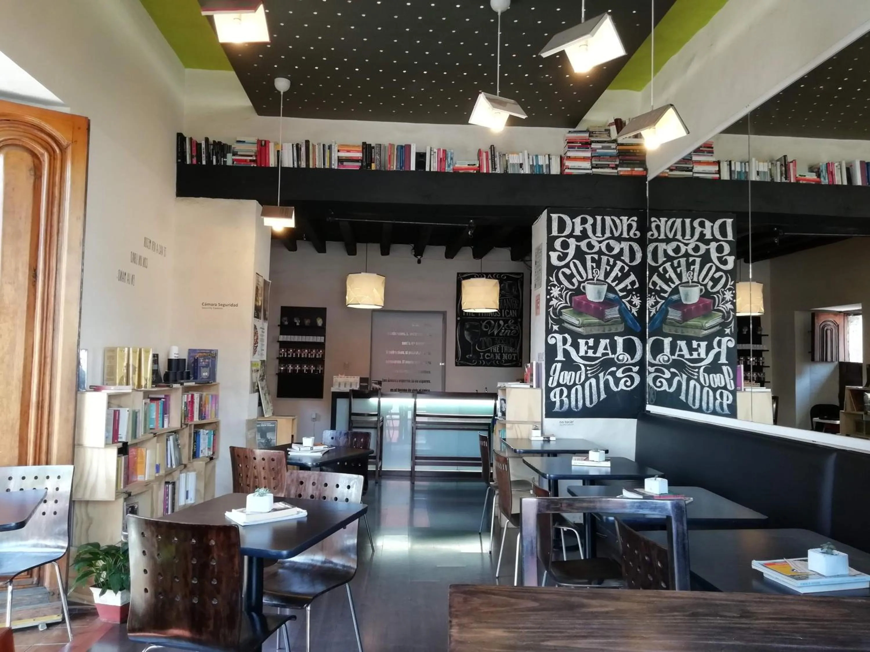 Restaurant/places to eat in Pórtico Hotel & Galería