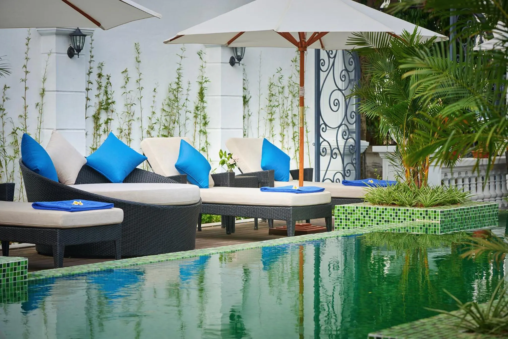 Swimming pool in Manoir Des Arts Hotel