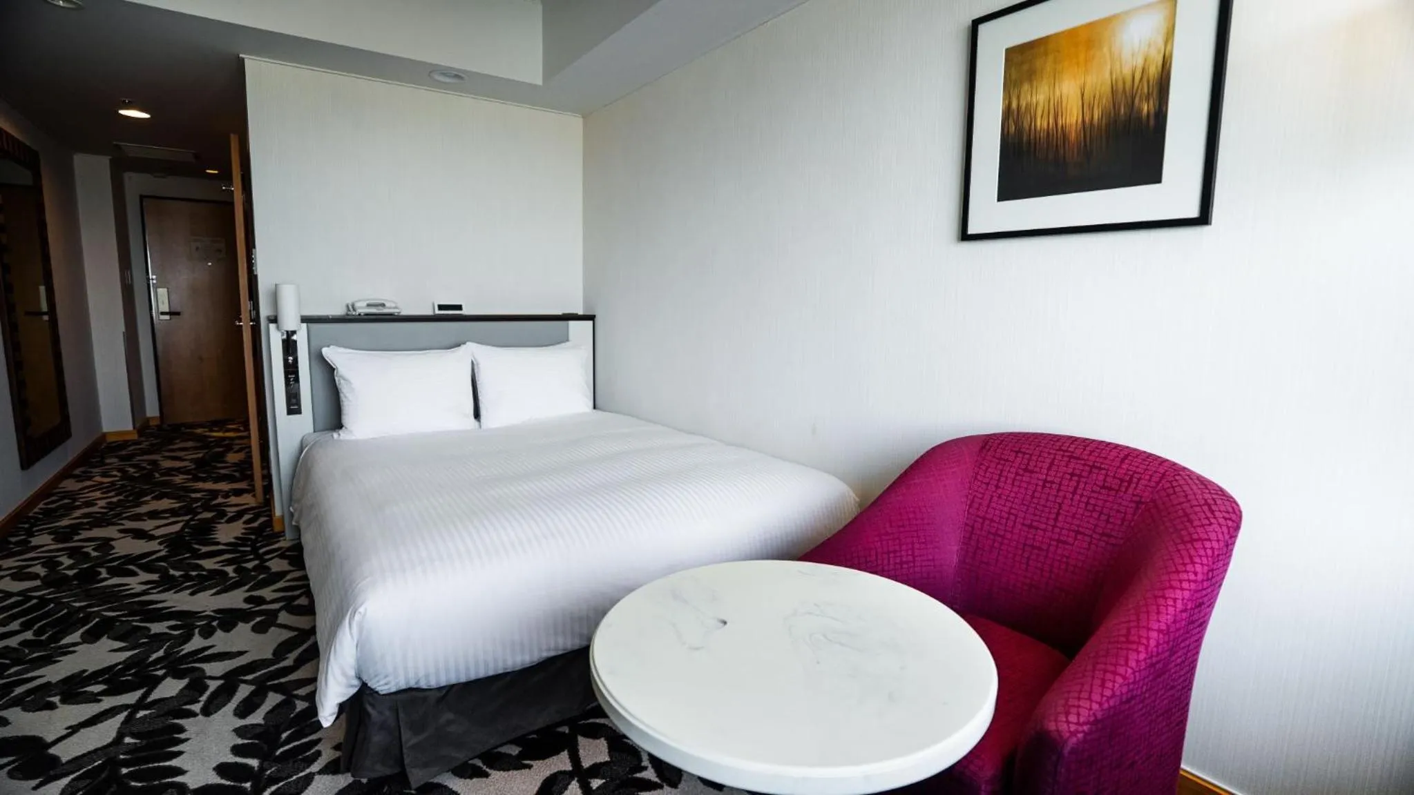 Photo of the whole room, Bed in ANA Crowne Plaza Hotel Grand Court Nagoya by IHG