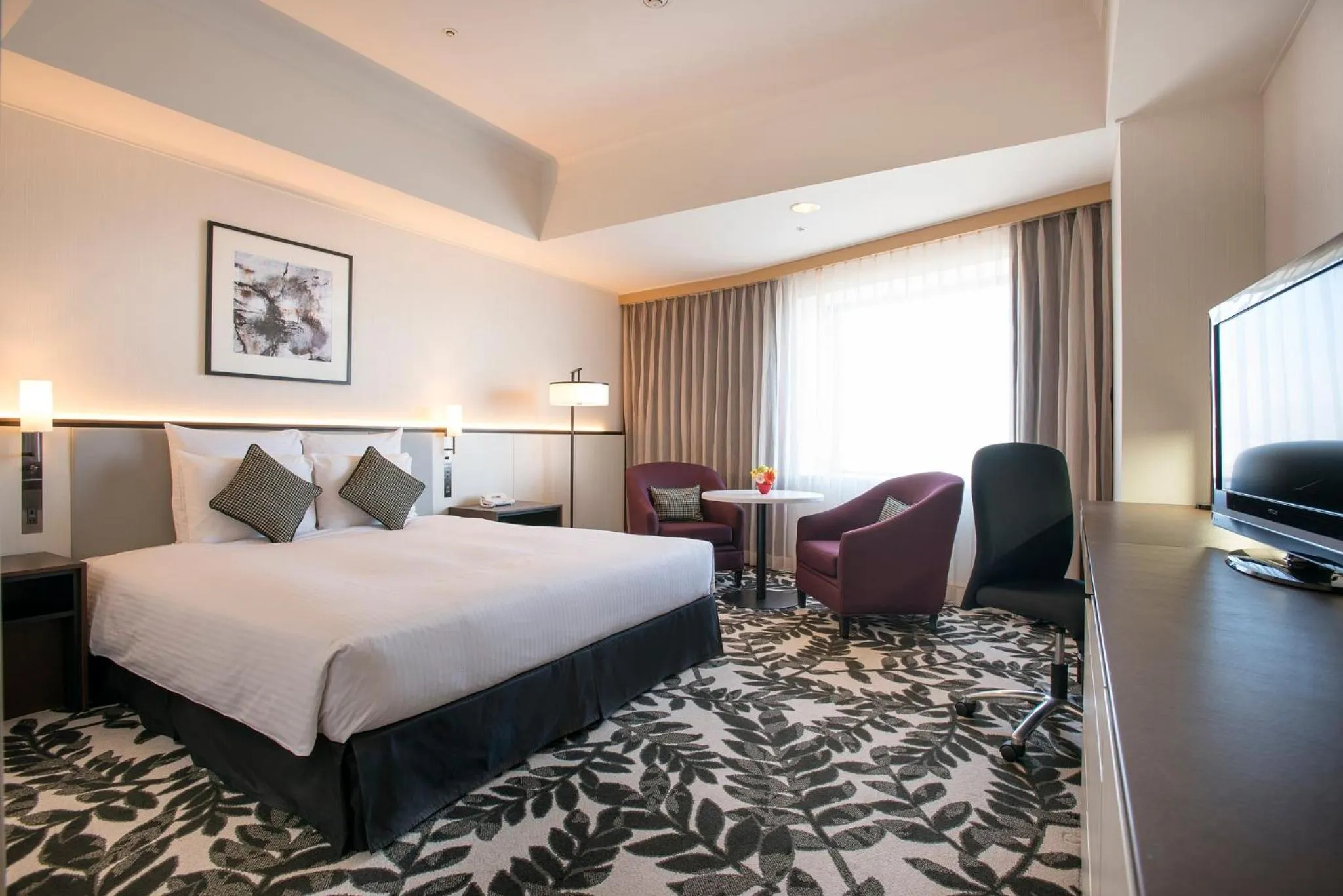 Photo of the whole room, Bed in ANA Crowne Plaza Hotel Grand Court Nagoya by IHG