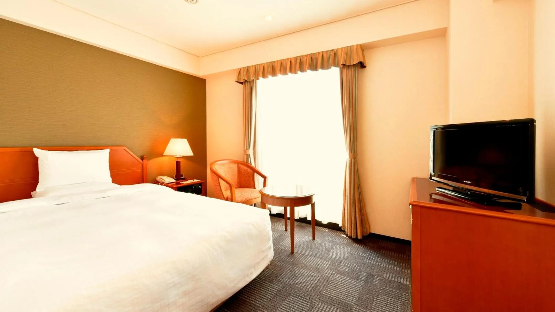 Photo of the whole room, Bed in ANA Crowne Plaza Hotel Nagasaki Gloverhill by IHG