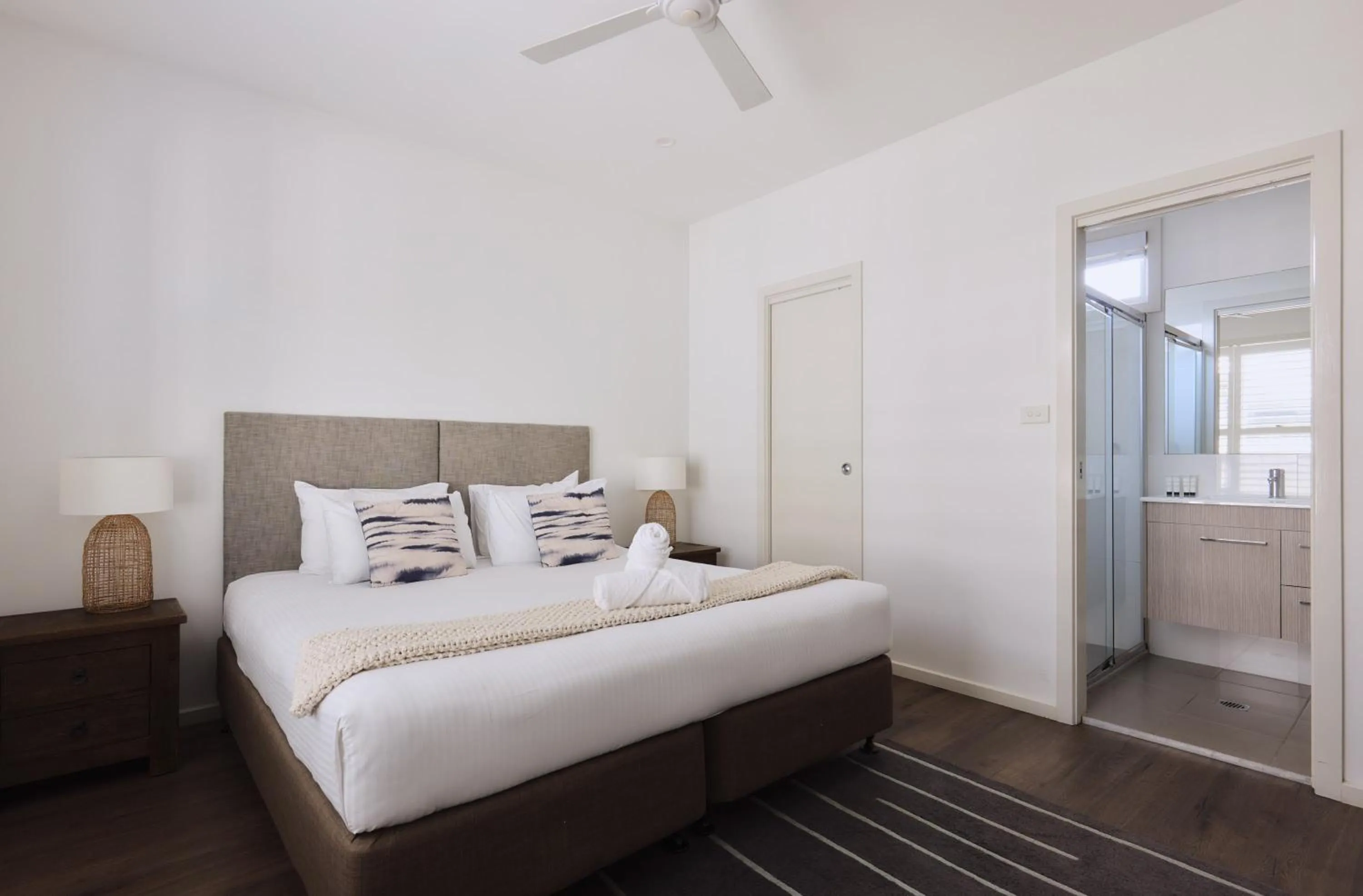 Bed in Caves Coastal Bar & Bungalows