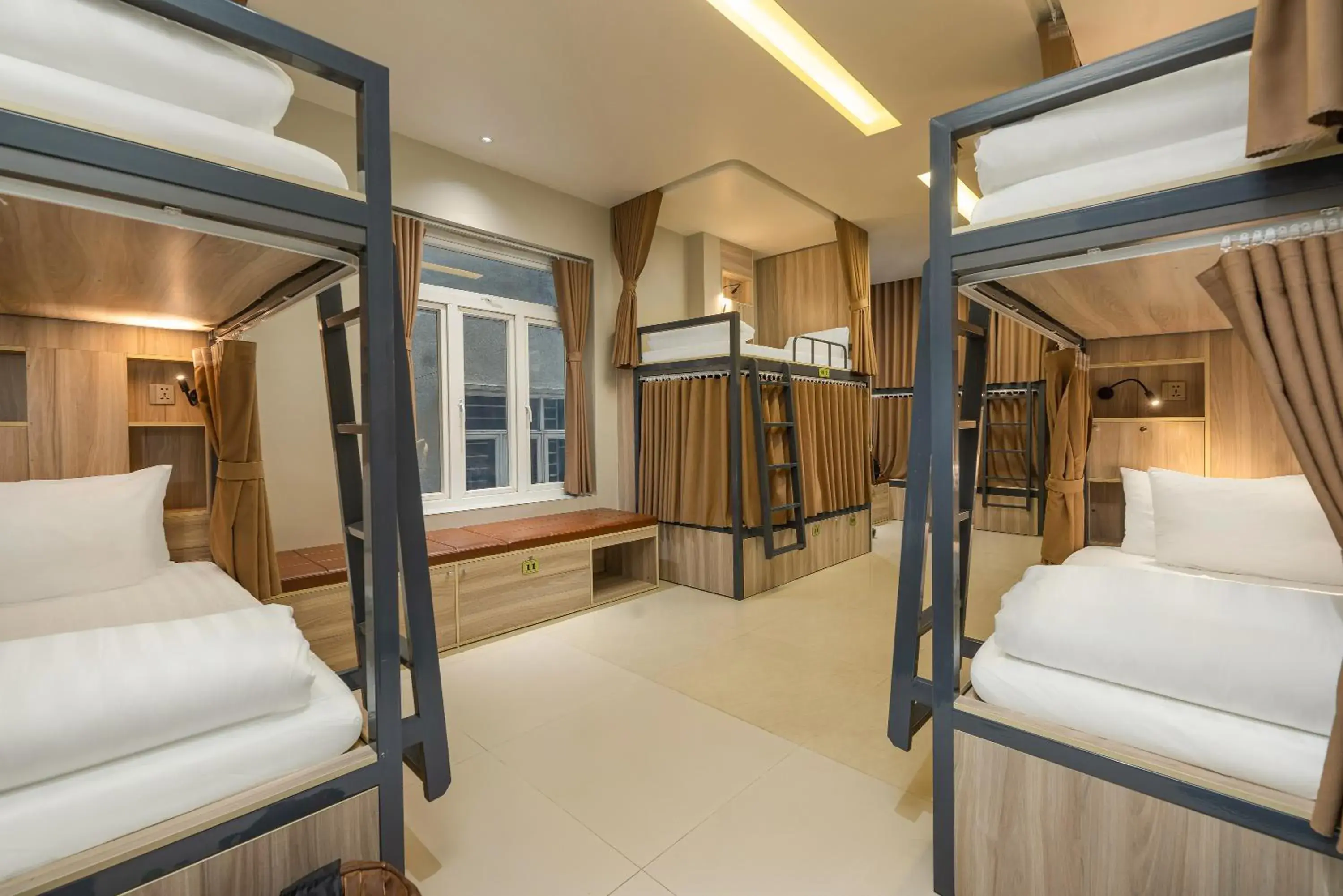 Bed in 12-Bed Mixed Dormitory Room in The Oversleep Catba Hostel & Pool Bar Bed in 12-Bed Mixed Dormitory Room in The Oversleep Catba Hostel & Pool Bar