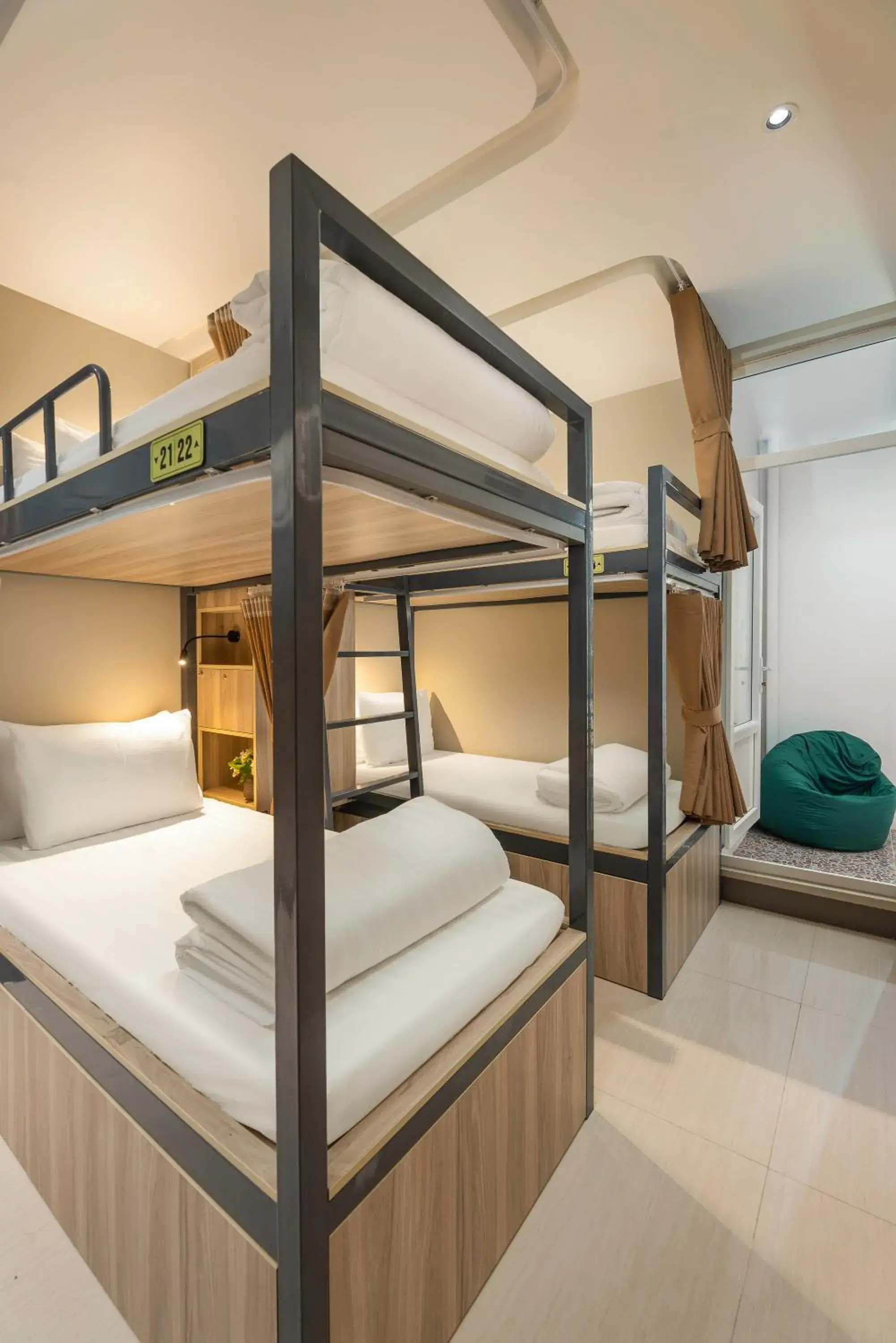 Bed in 4-Bed Mixed Dormitory Room in The Oversleep Catba Hostel & Pool Bar Bed in 4-Bed Mixed Dormitory Room in The Oversleep Catba Hostel & Pool Bar