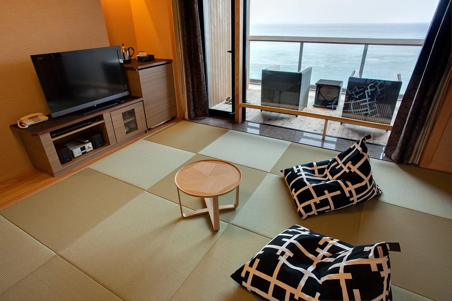 Photo of the whole room in Hanagoyomi