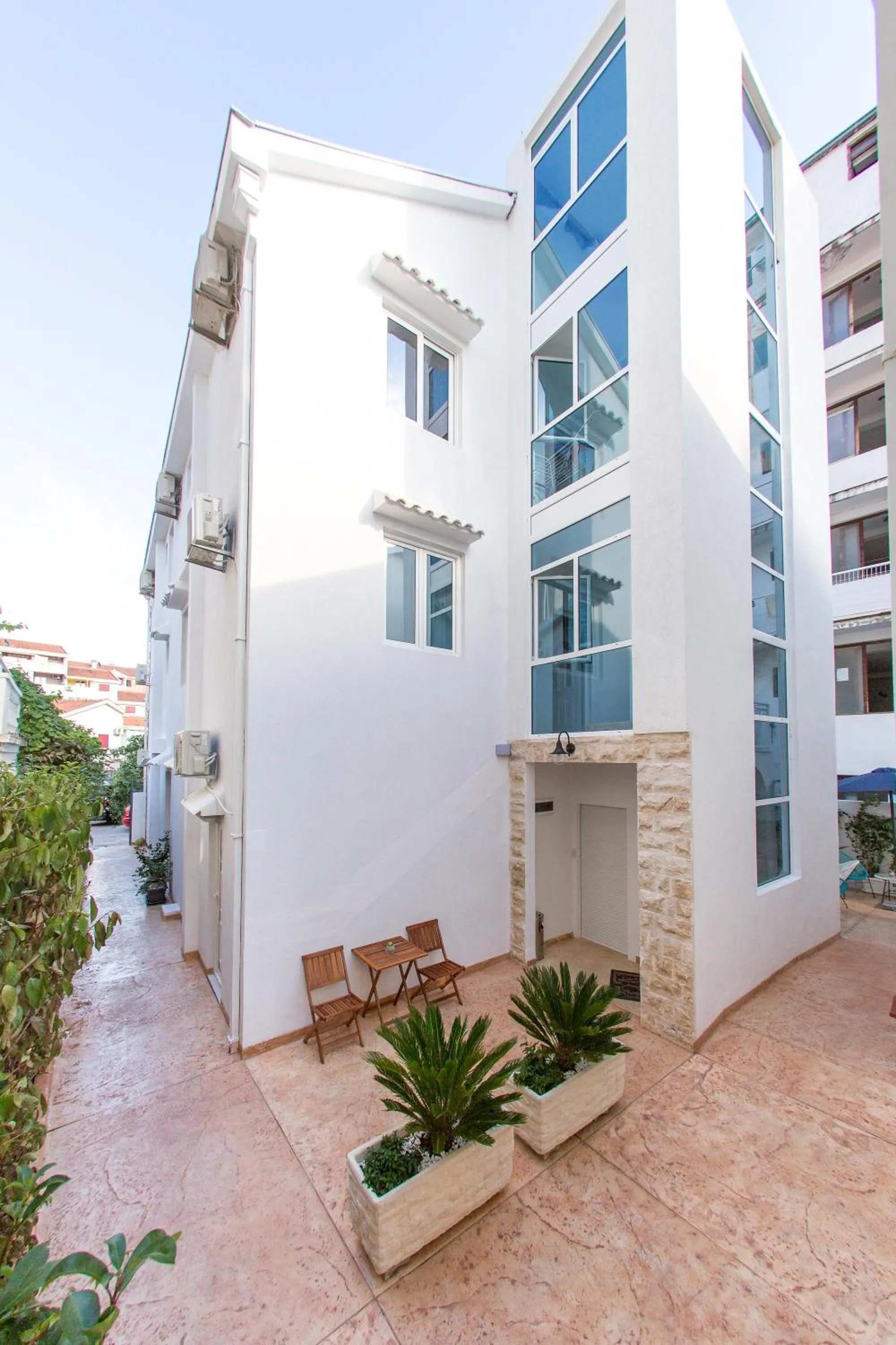 Property building in Villa DiEden