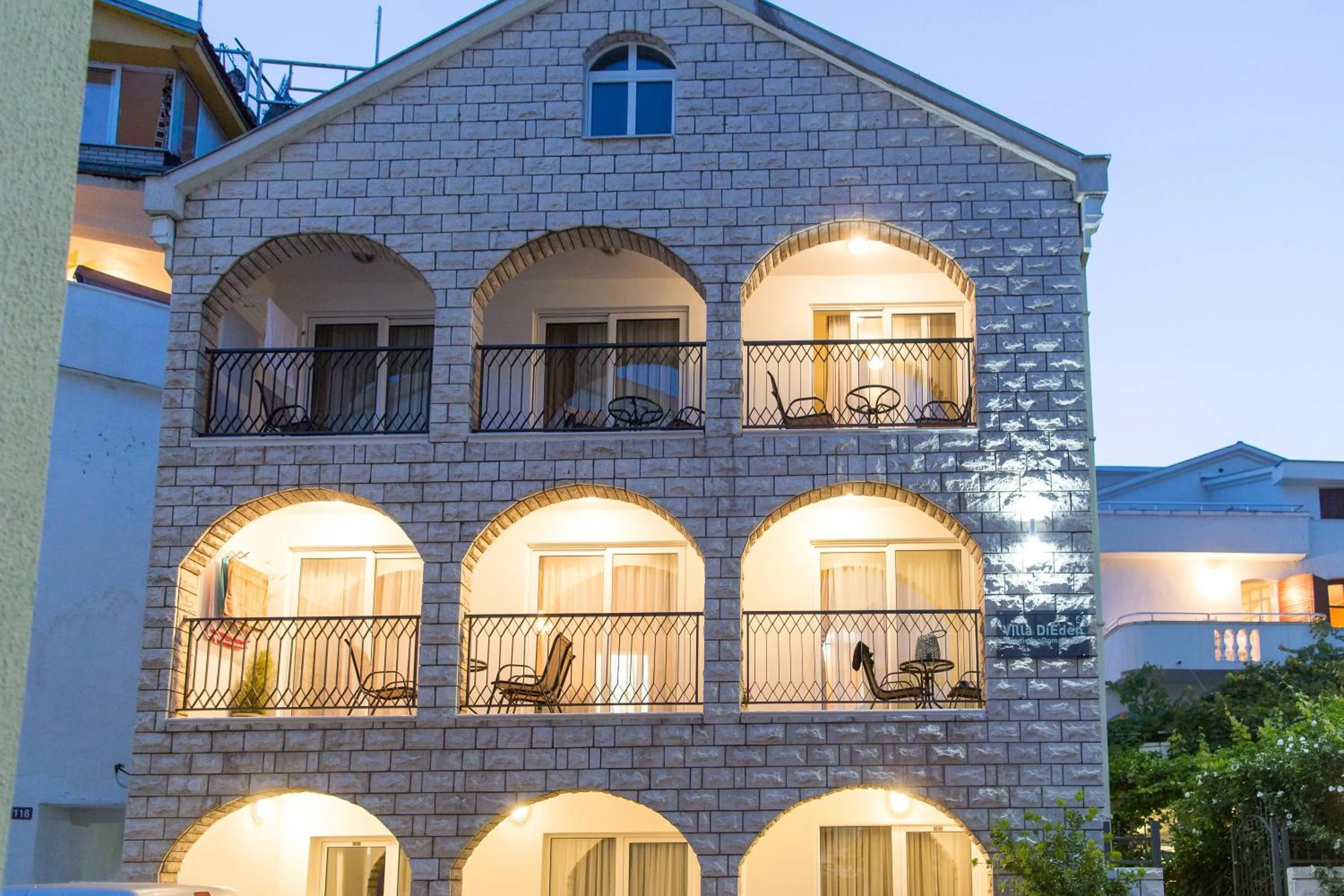 Property building in Villa DiEden