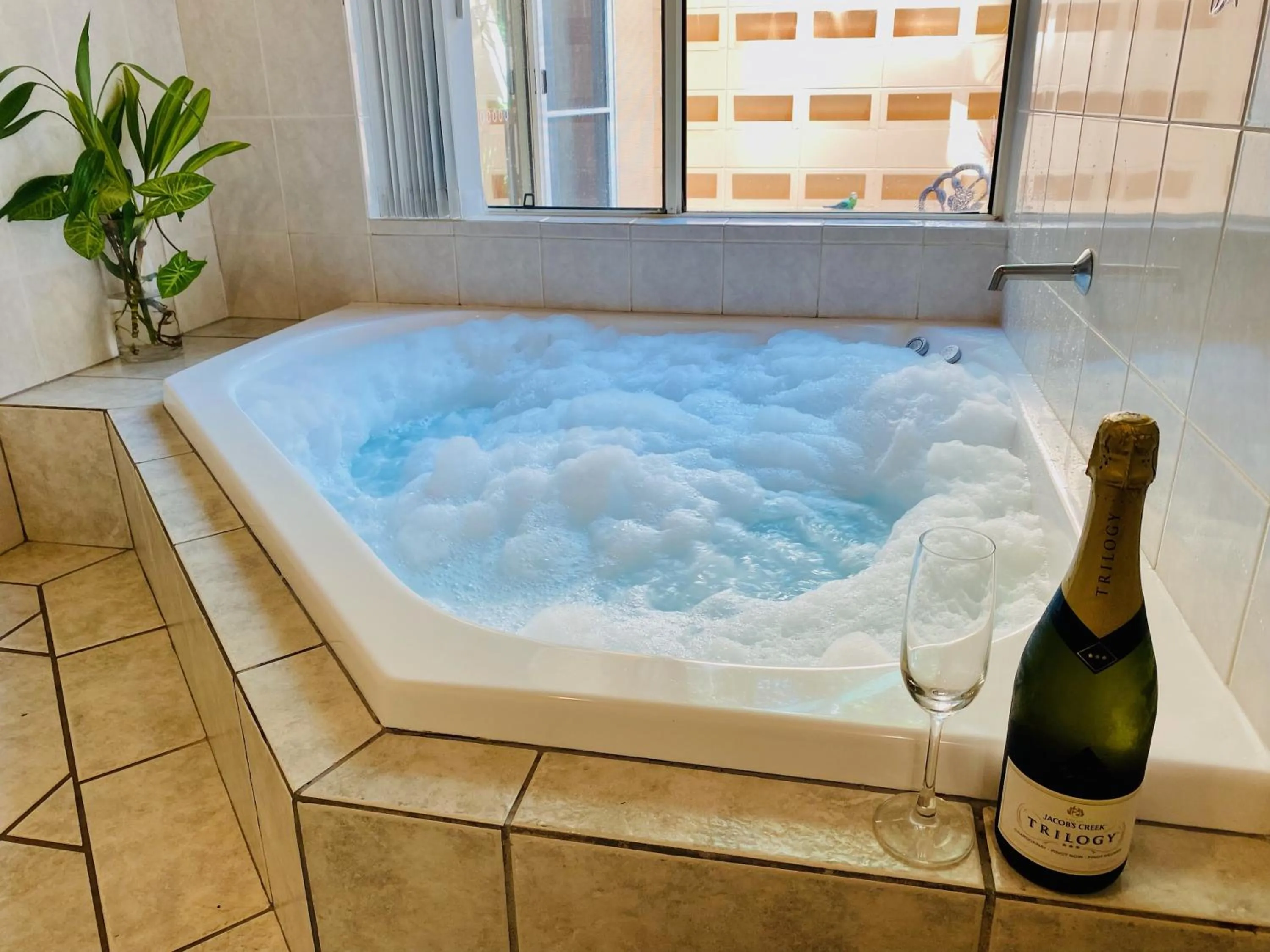 Hot Tub in Eden House Retreat