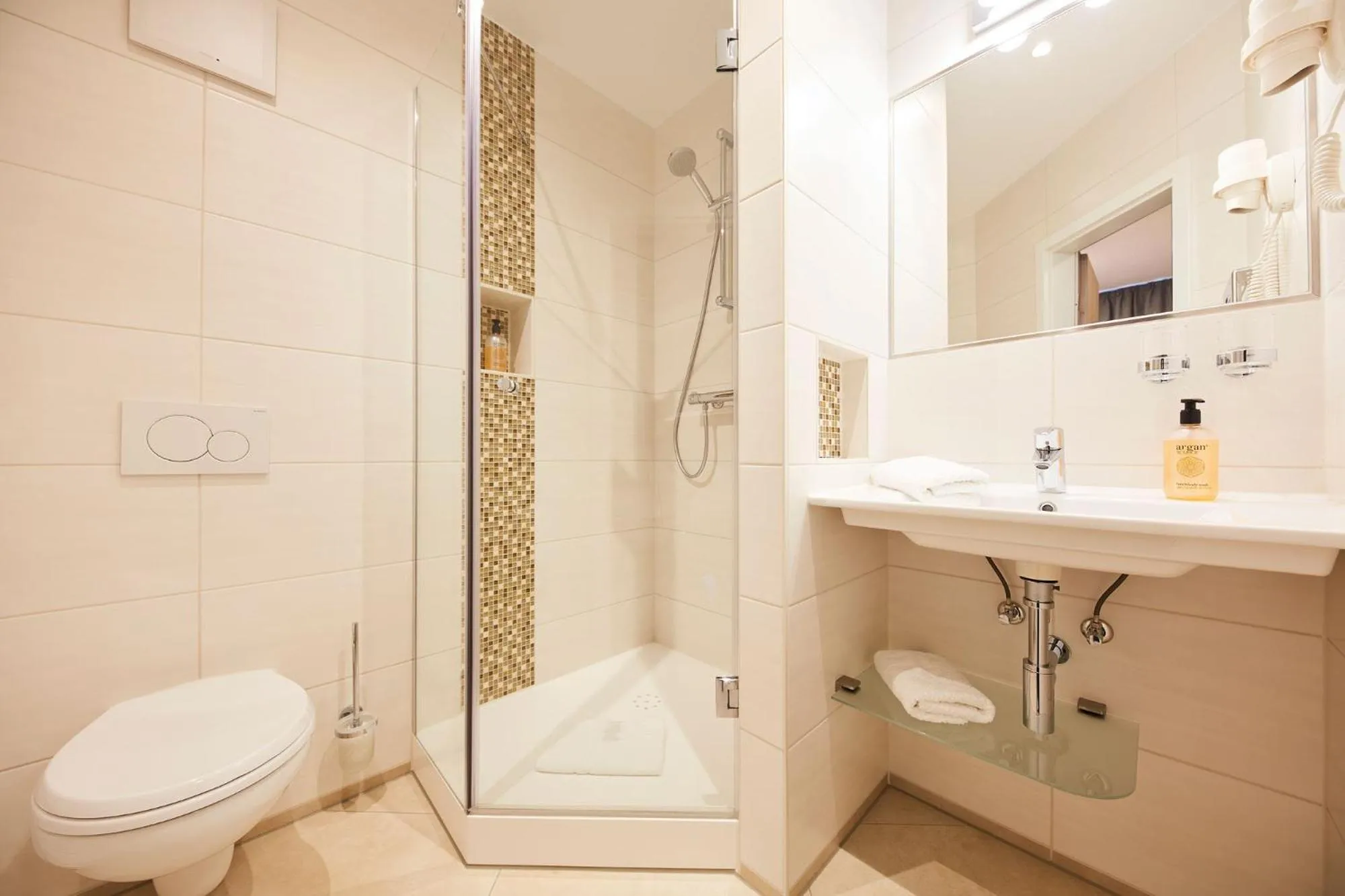 Photo of the whole room in Hotel garni Sonnenhof