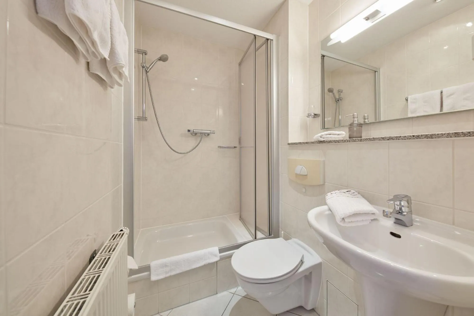 Bathroom in Hotel garni Sonnenhof