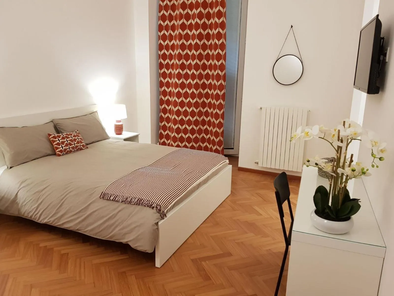 Photo of the whole room, Bed in BorgoAntico34 - Luxury Room