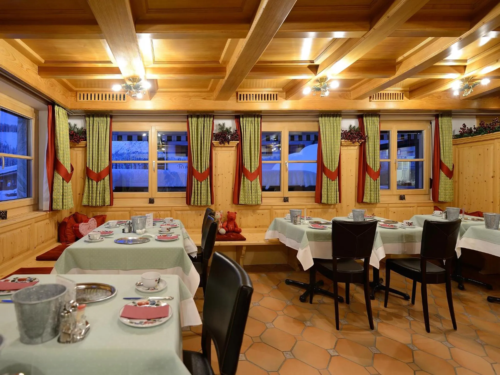 Restaurant/Places to Eat in Hotel-Garni Felsenhof