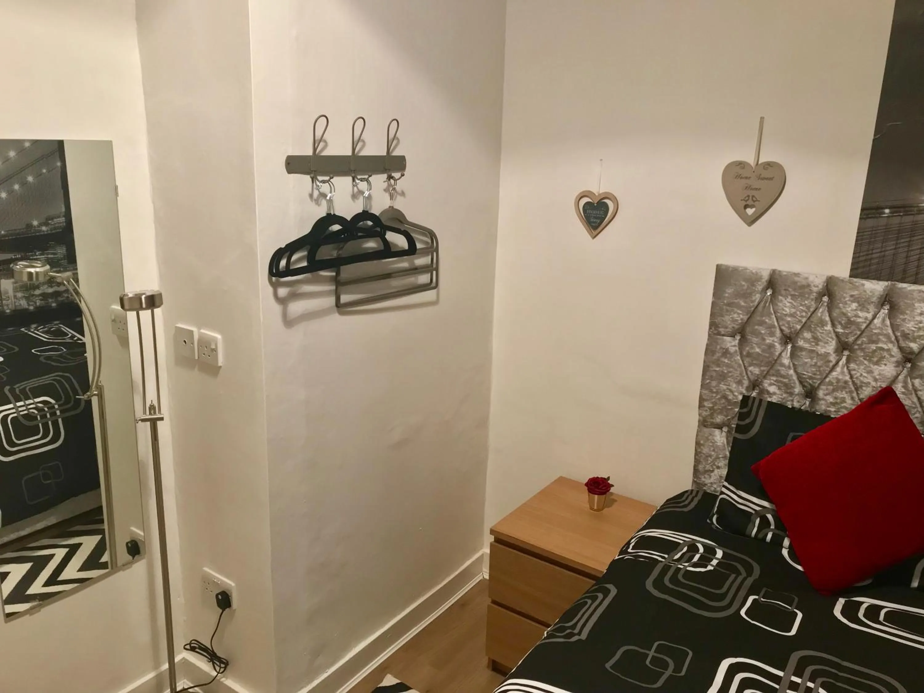 Bedroom, Bed in 233 Leith Apartment