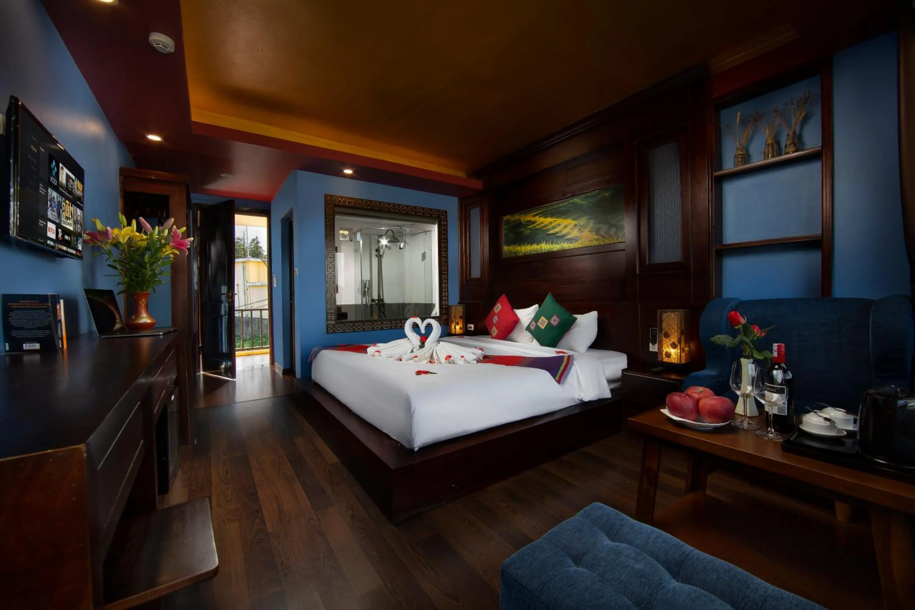 Photo of the whole room in Saparis Hotel