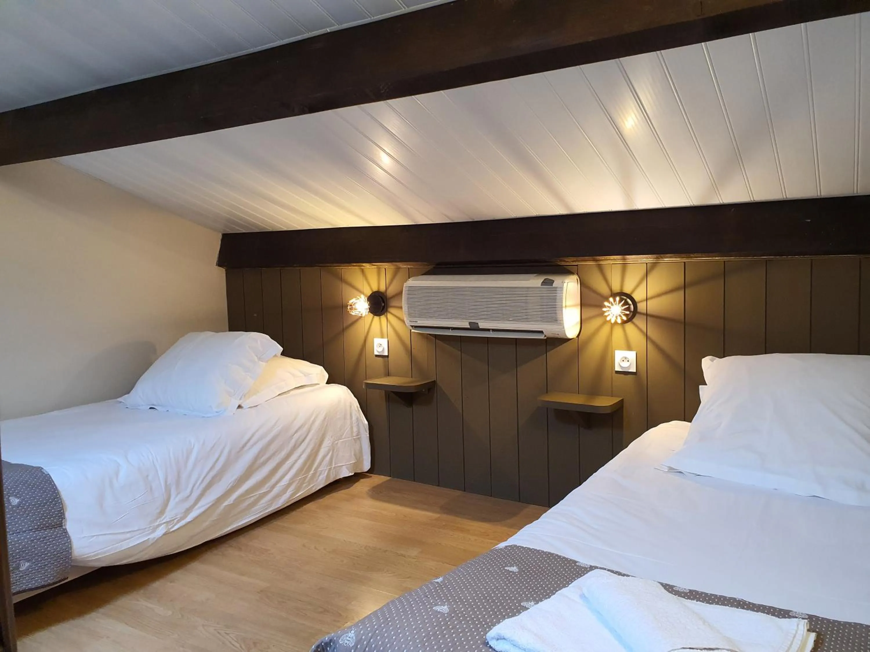 Logis Hôtel Restaurant L'Escarbille