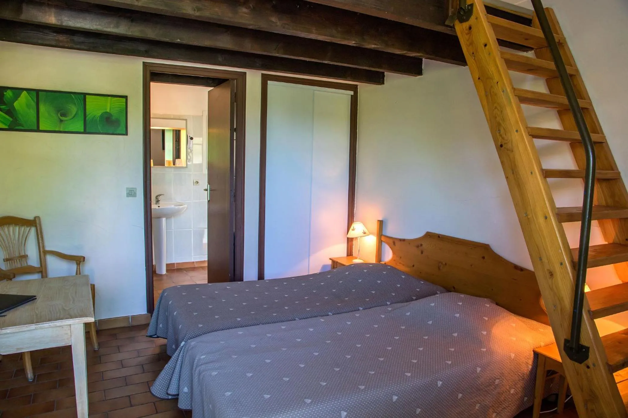 Logis Hôtel Restaurant L'Escarbille