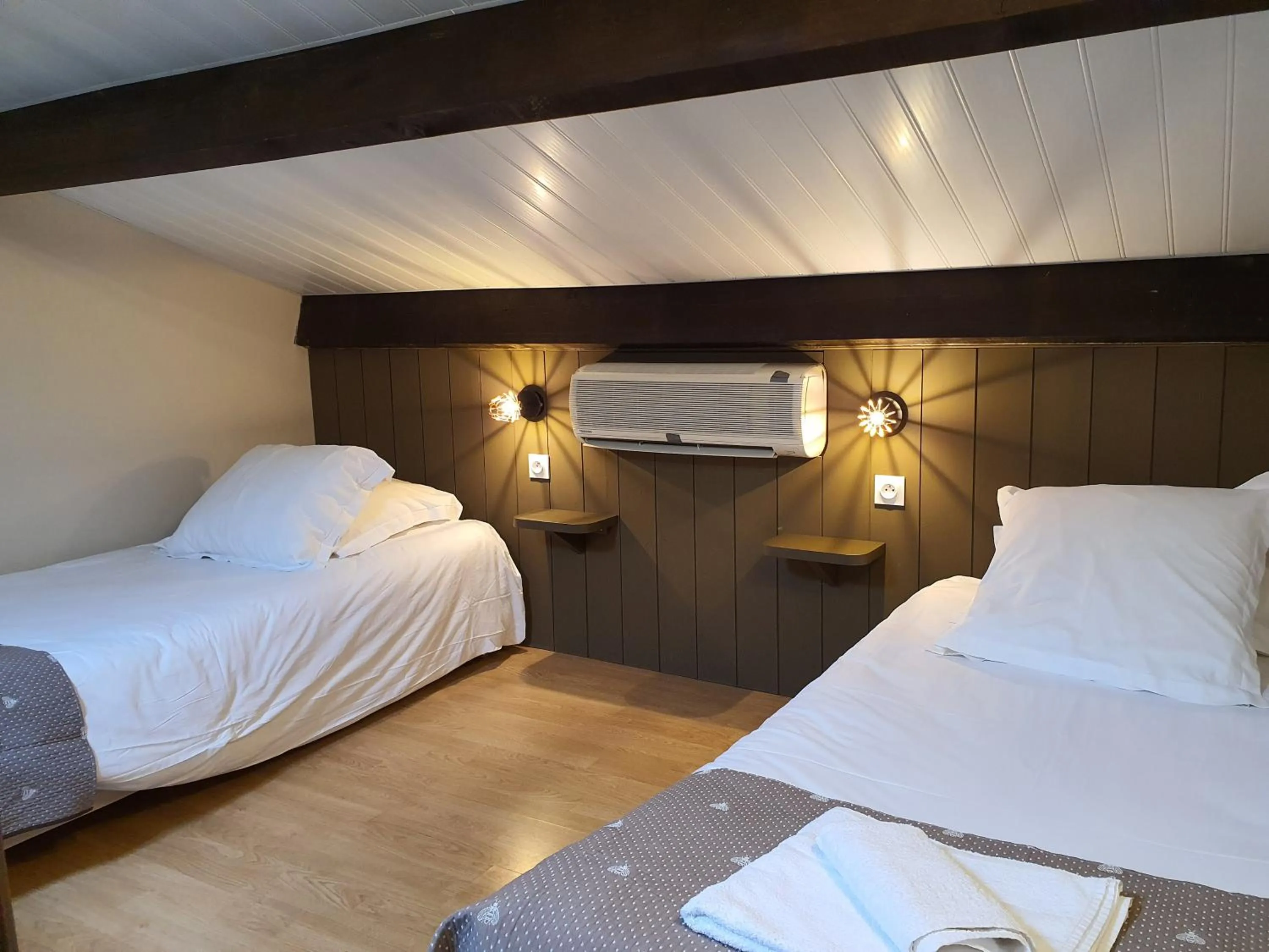 Logis Hôtel Restaurant L'Escarbille