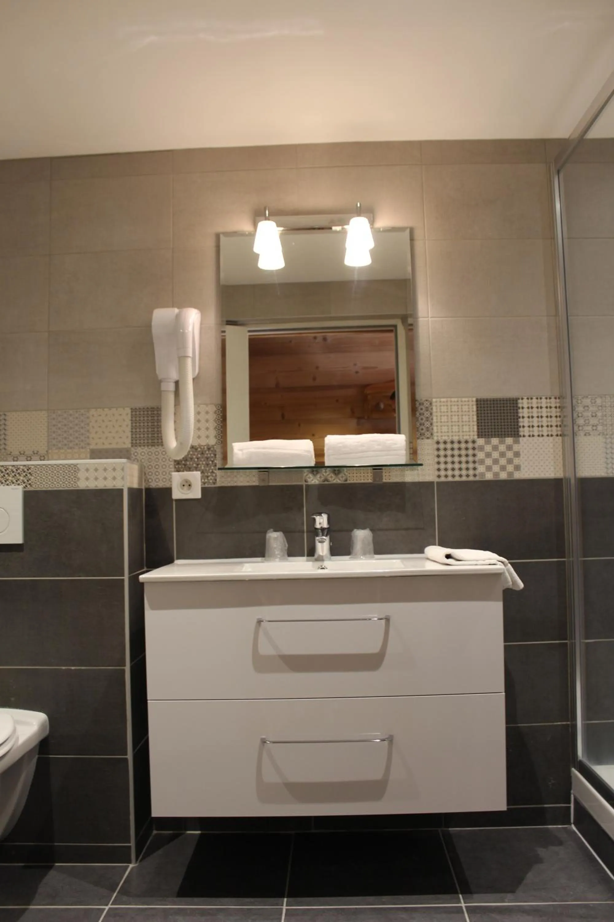 Bathroom in Hotel le Sherpa