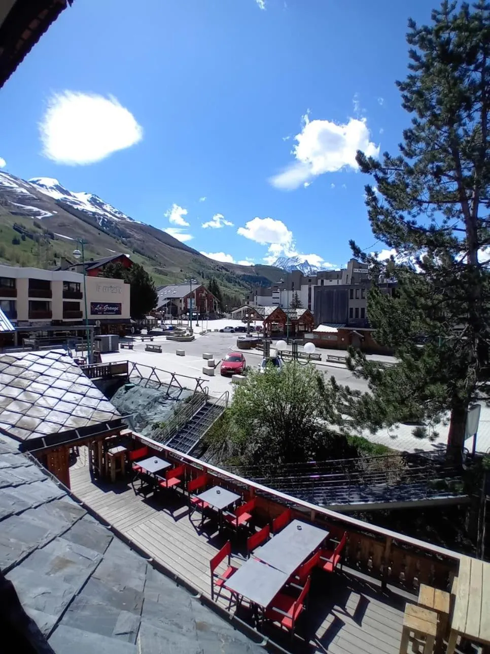 Landmark view in Hotel le Sherpa