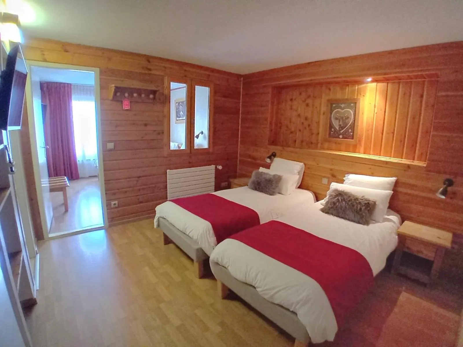 Bed in Hotel le Sherpa