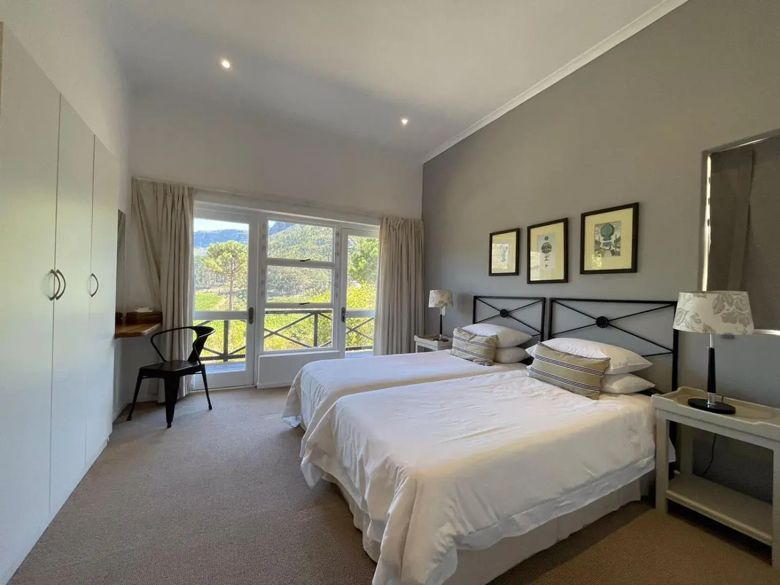 Two-Bedroom House in Silvermist Wine Estate Two-Bedroom House in Silvermist Wine Estate