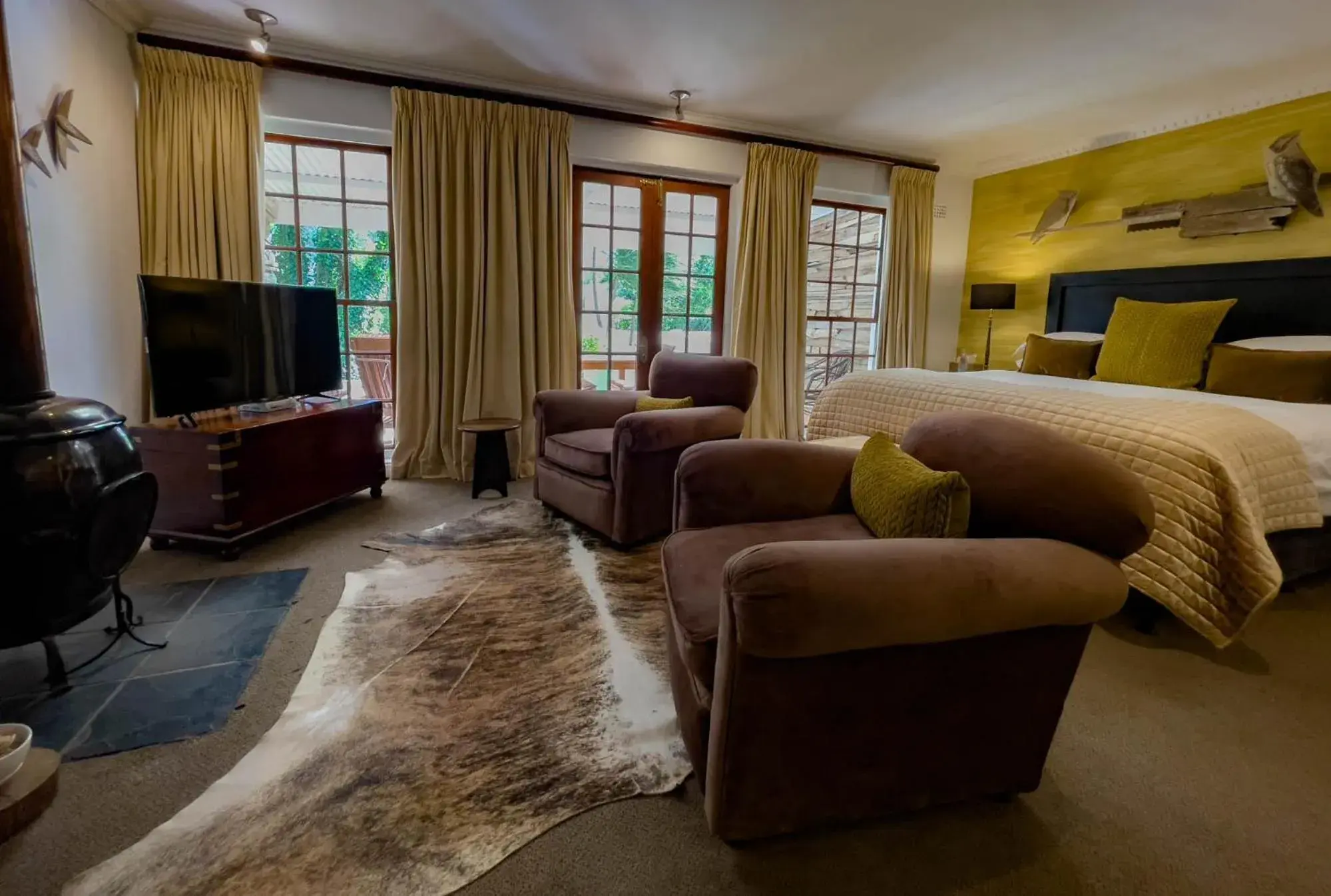Deluxe Double or Twin Room in Silvermist Wine Estate Deluxe Double or Twin Room in Silvermist Wine Estate