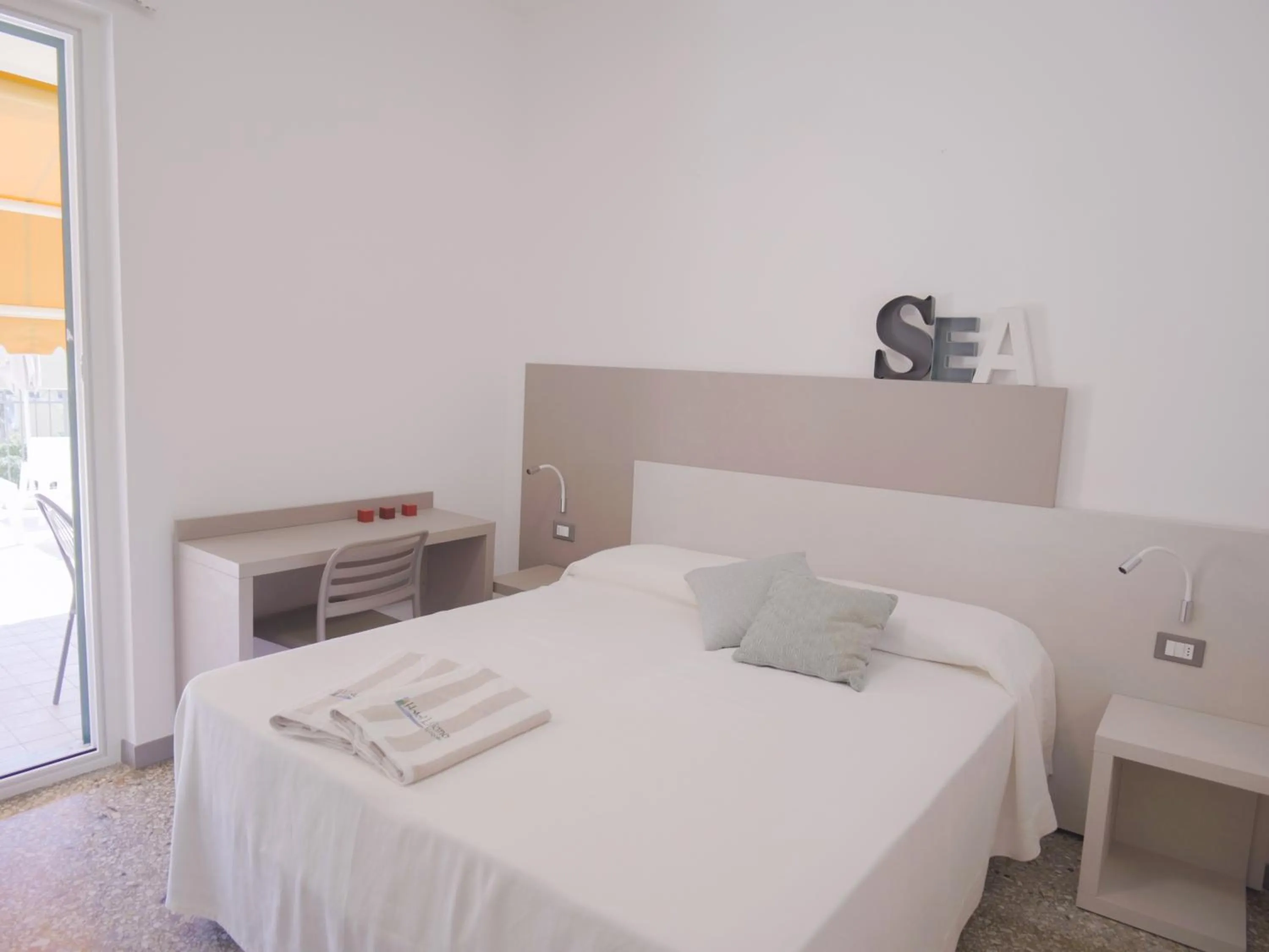 Bedroom, Bed in Hotel Liliana