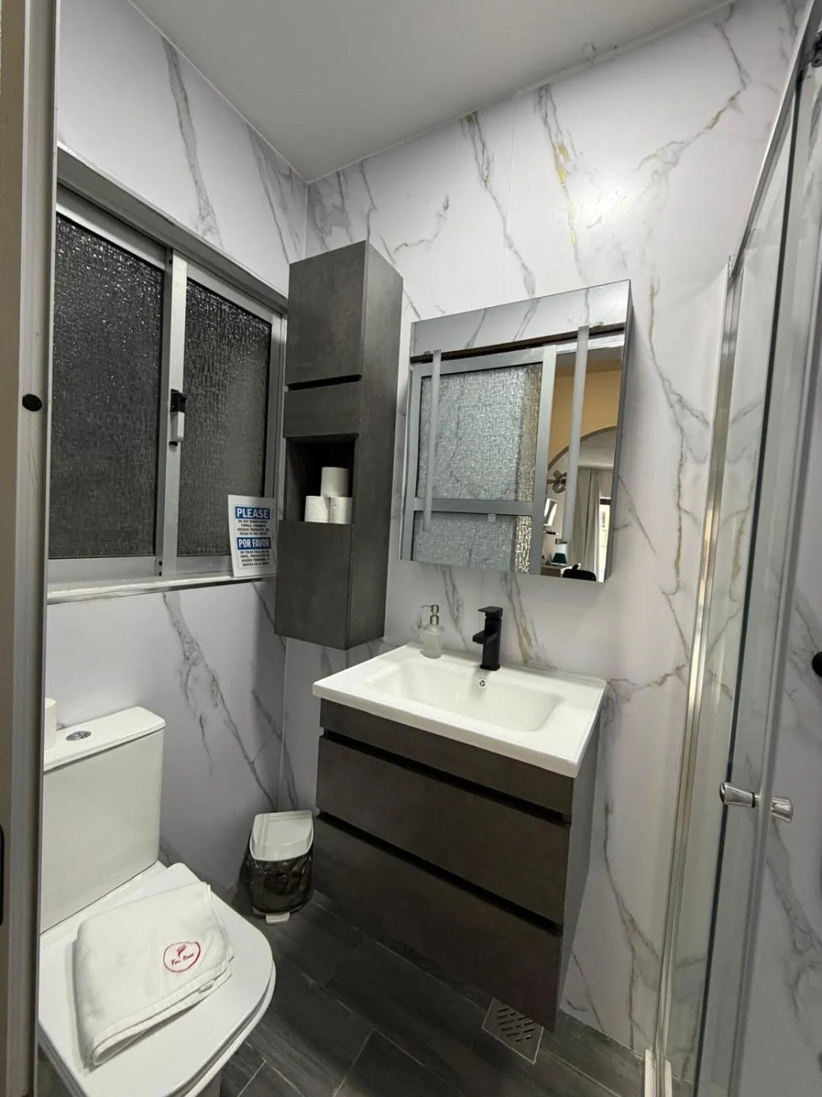 Shower in For Rest Aparthotel