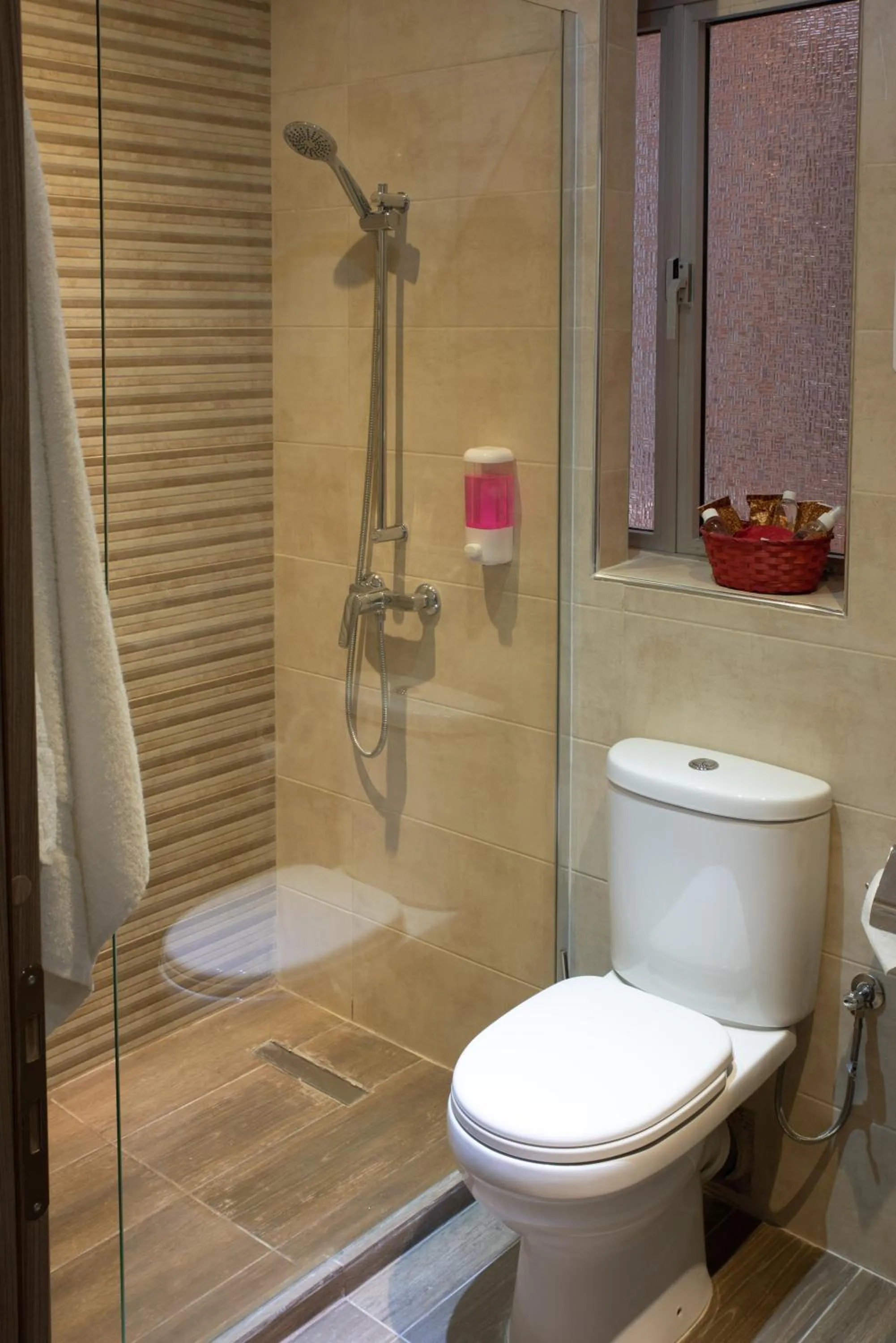 Shower in For Rest Aparthotel