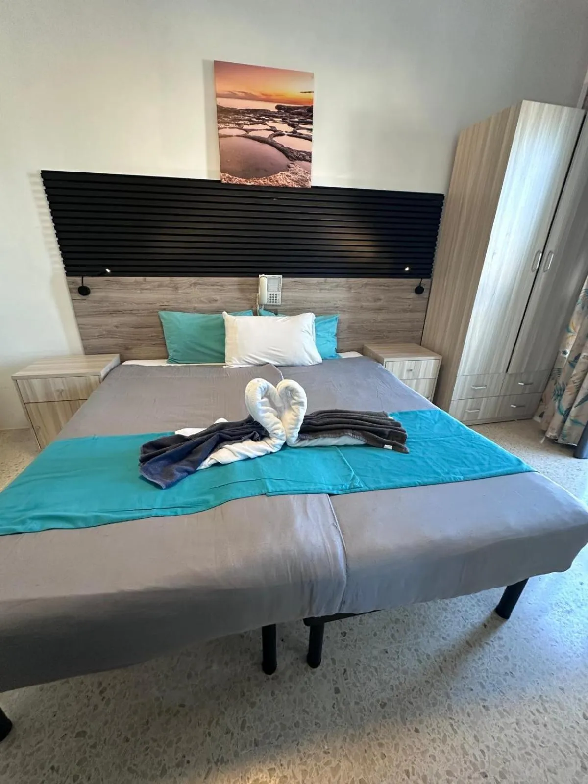 Bed in For Rest Aparthotel