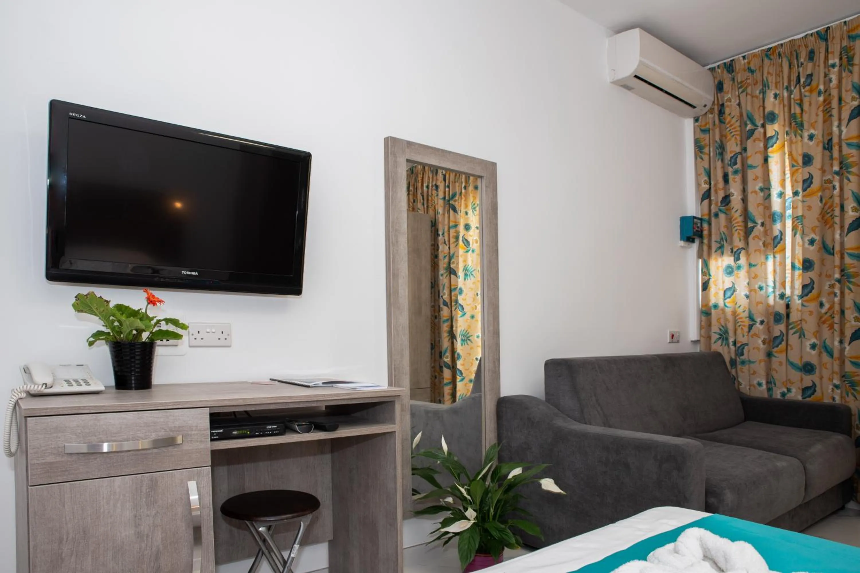 Bed in For Rest Aparthotel