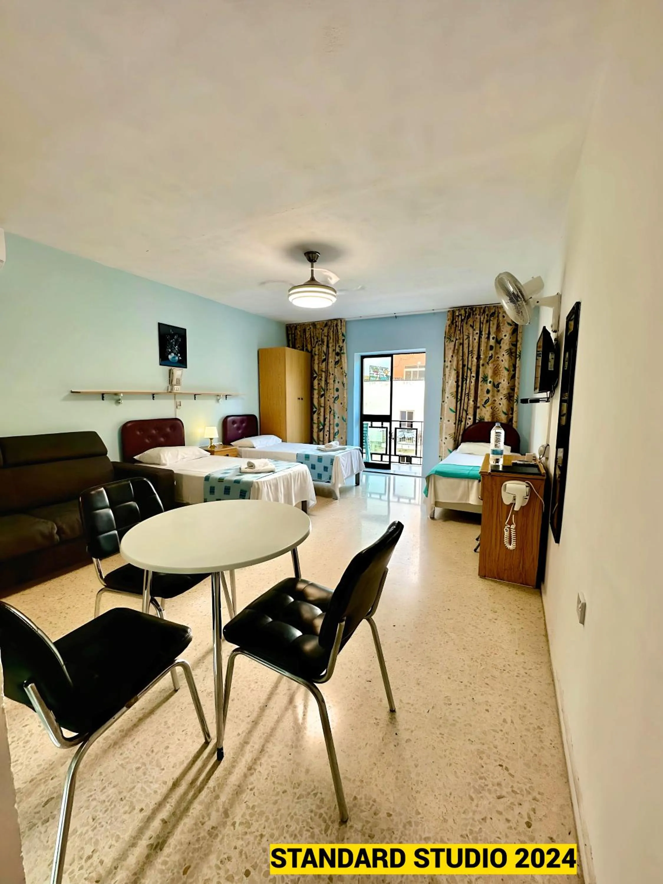 Bed in For Rest Aparthotel