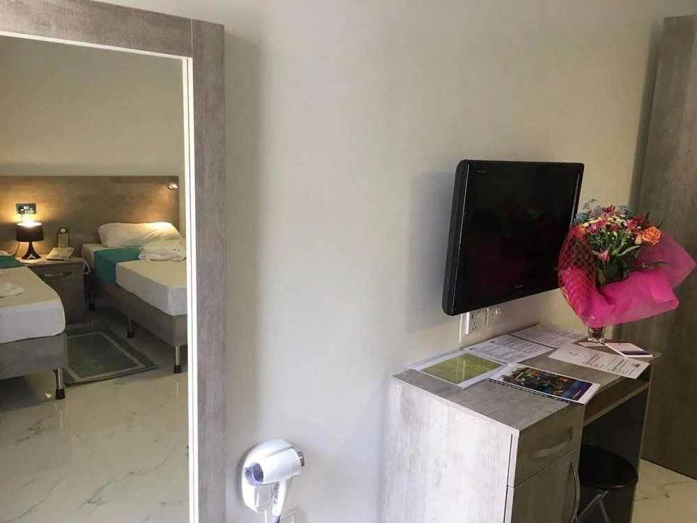 Bed in For Rest Aparthotel