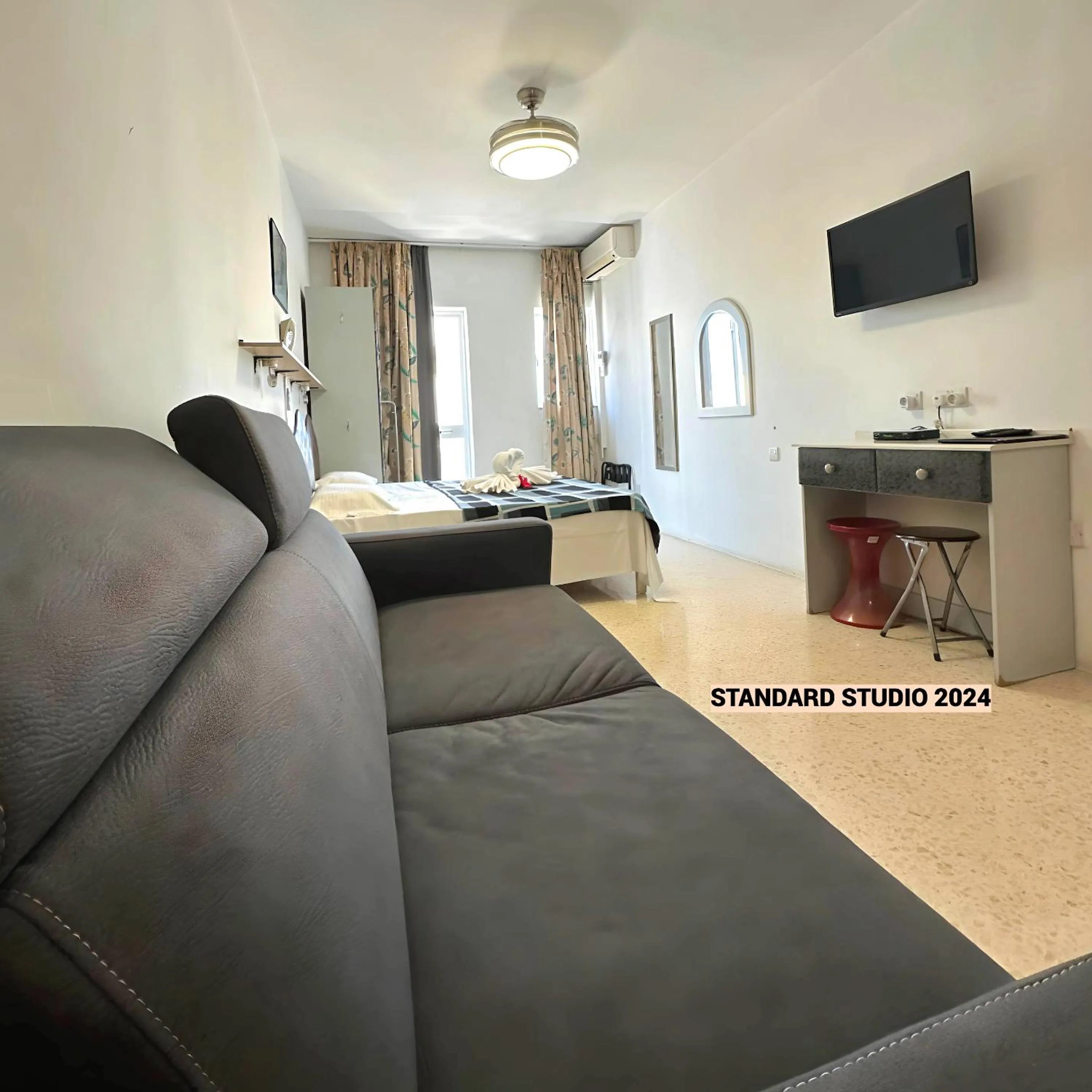 Bed in For Rest Aparthotel