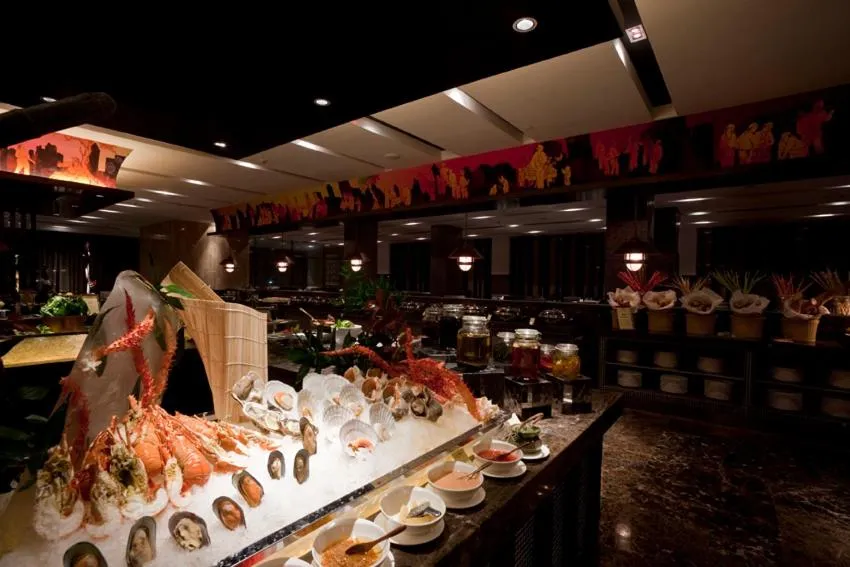 Restaurant/places to eat in Howard Johnson Tongfang Plaza Zhuji